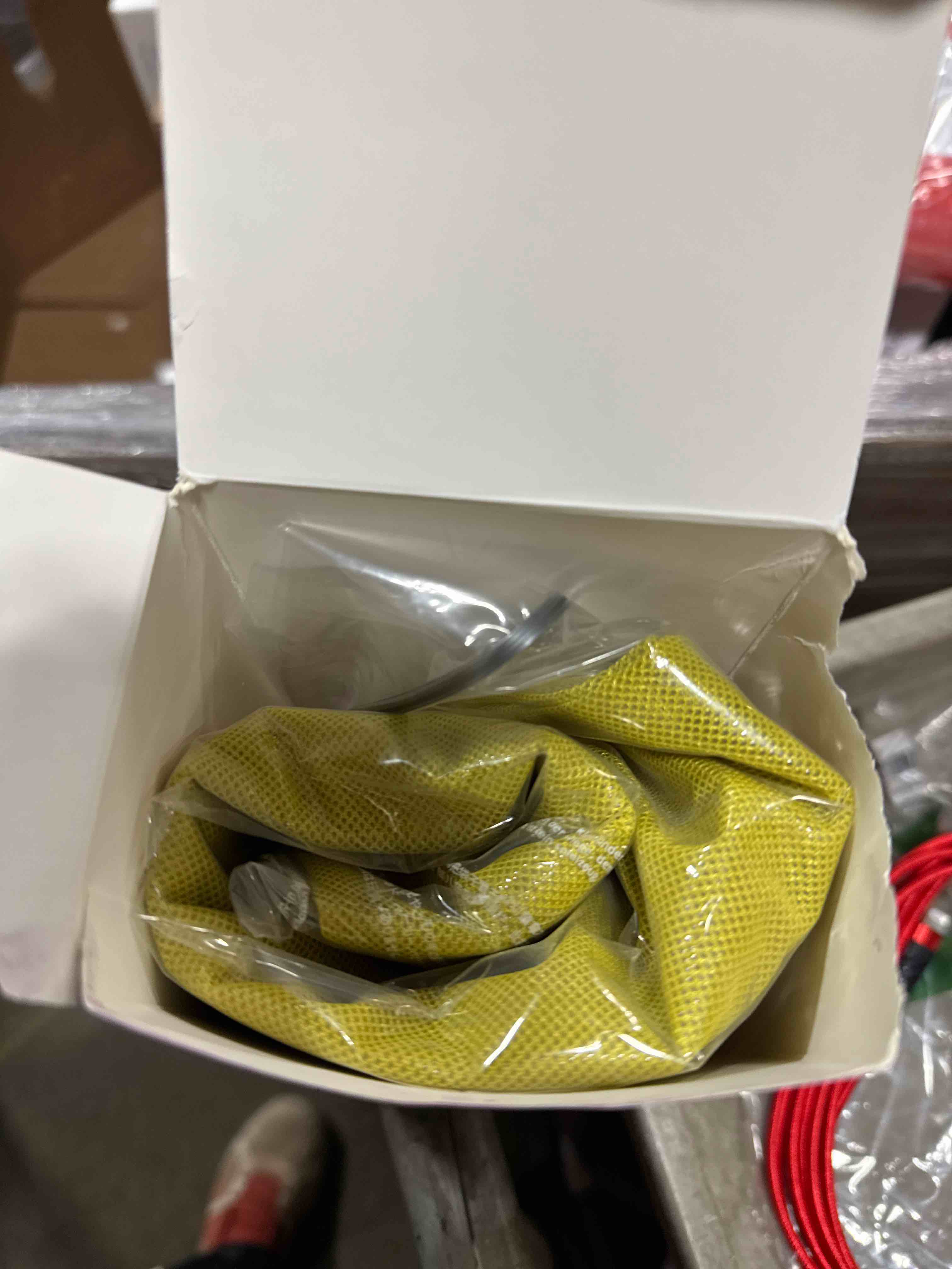 Condition photo showing Good Condition for pack all 3 Pcs Water-resistant Material Zipper Pouch Set, Mesh Zipper Bags for Storage, Travel, Office (Green) ( Missing one)