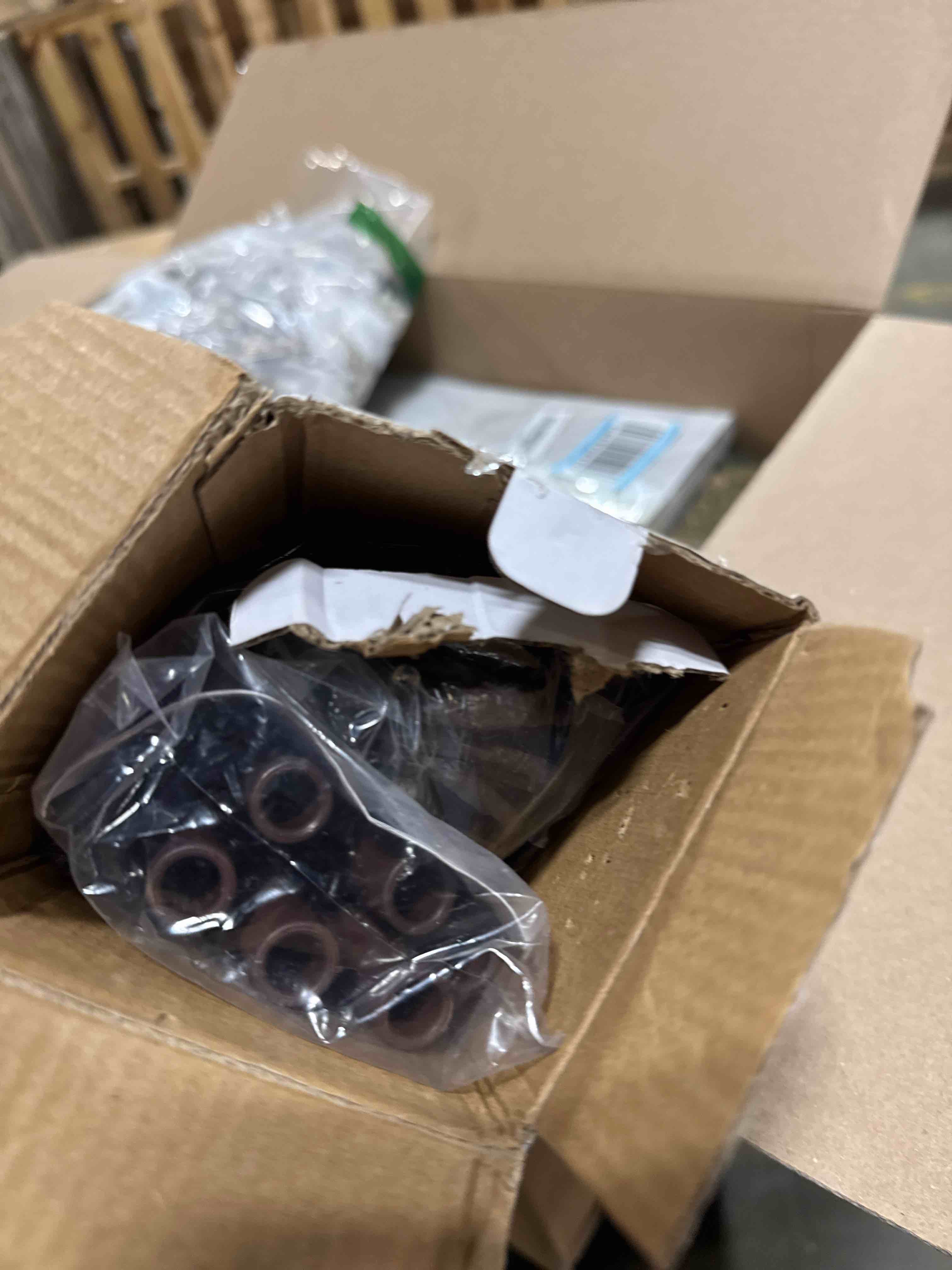 Condition photo showing New/Like New for EAMBRITE 6PK Lighted Branches Brown Twig Stake with 120LED Warm White Lights, 30" Pathway Light for Outdoor and Indoor Use(Vase Excluded) 6PK branch lights