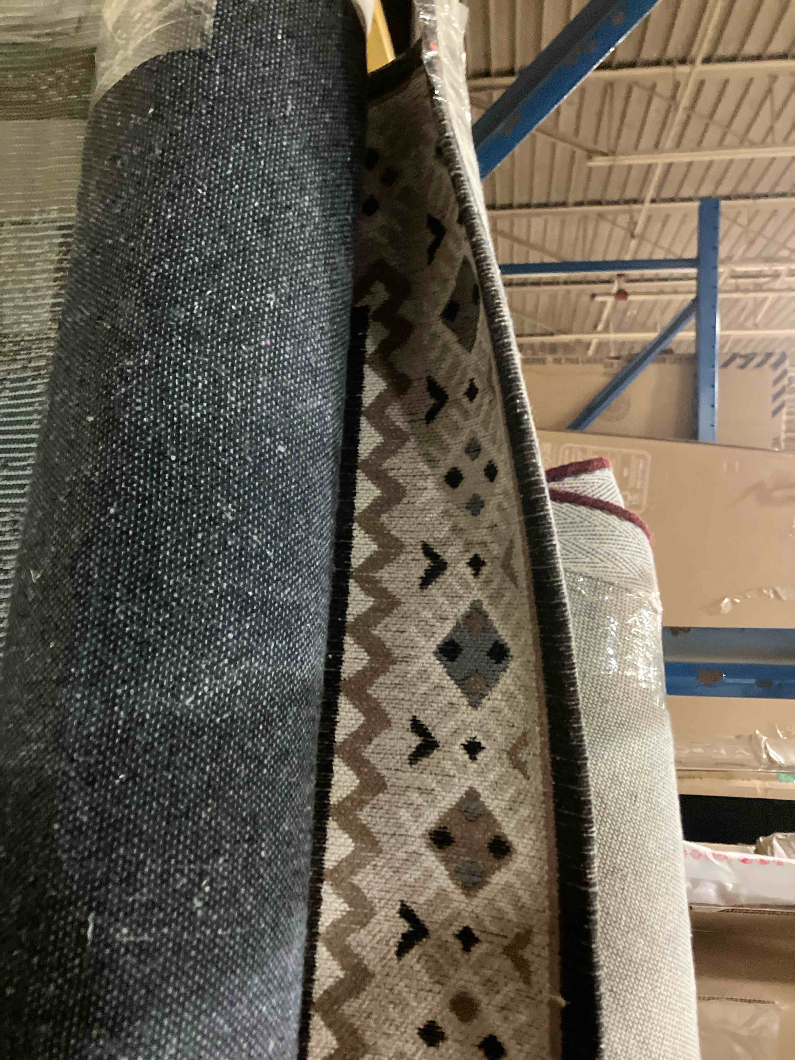 Condition photo showing Good Condition for SAFAVIEH Classic Vintage Seanna Geometric Bordered Cotton Area Rug Navy/Light Blue 6 7 x 9 2