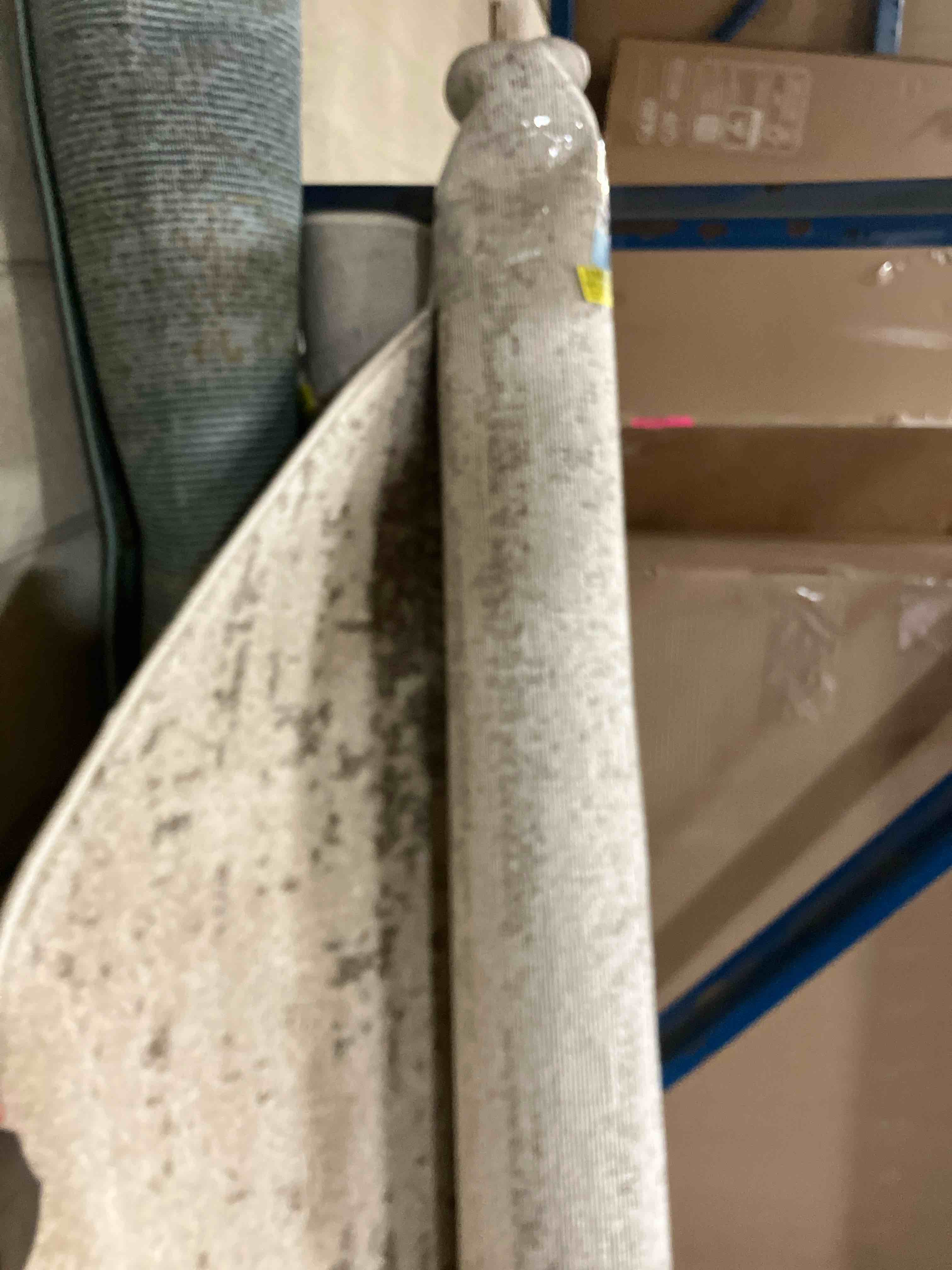 Condition photo showing New/Like New for Desdemona Geometric Beige Area Rug ( Round 6’)