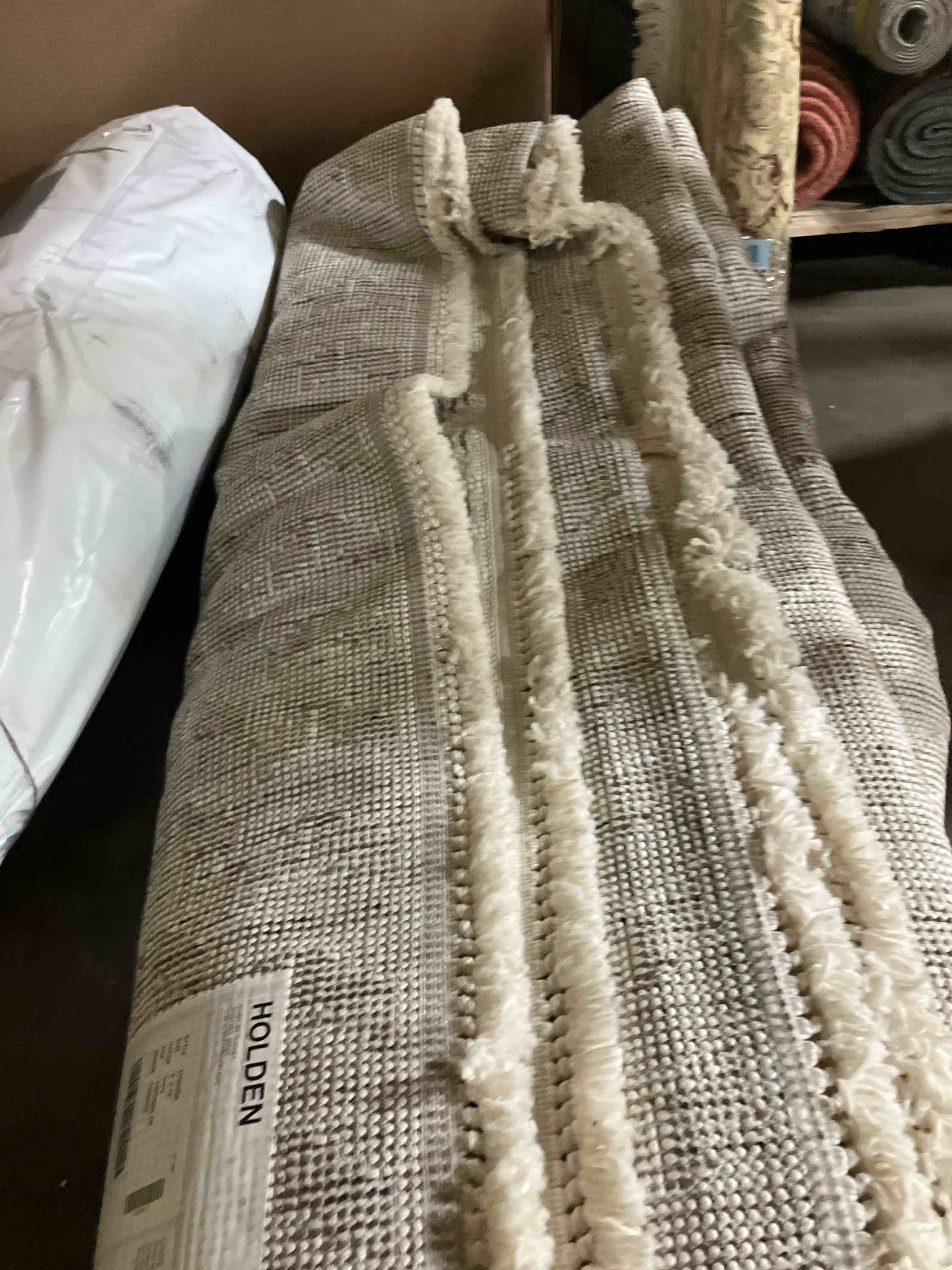 Condition photo showing Good Condition for Allona Geometric Tassels Area Rug 9’ x 12’