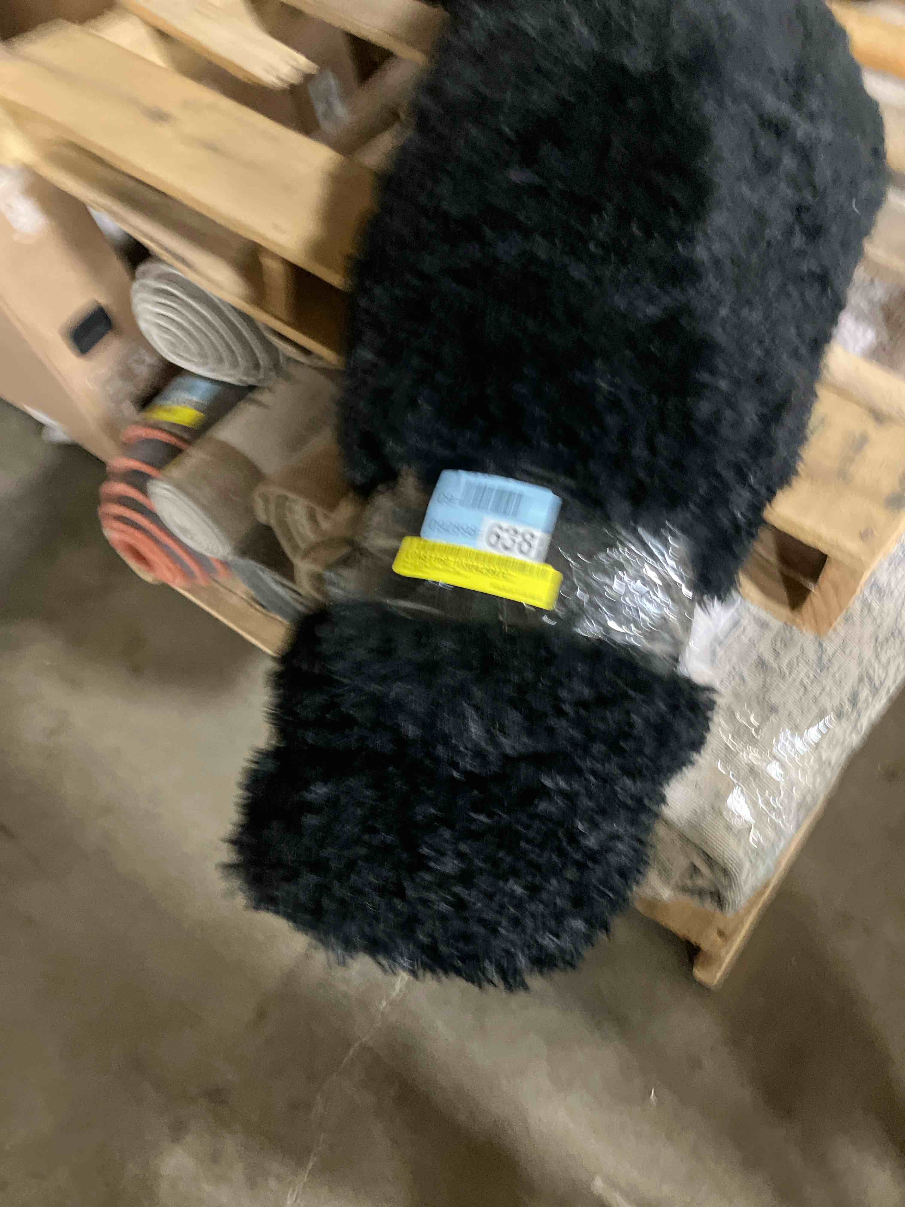 Condition photo showing Good Condition for Antrese Shag Black Area Rug 5’ x 8’