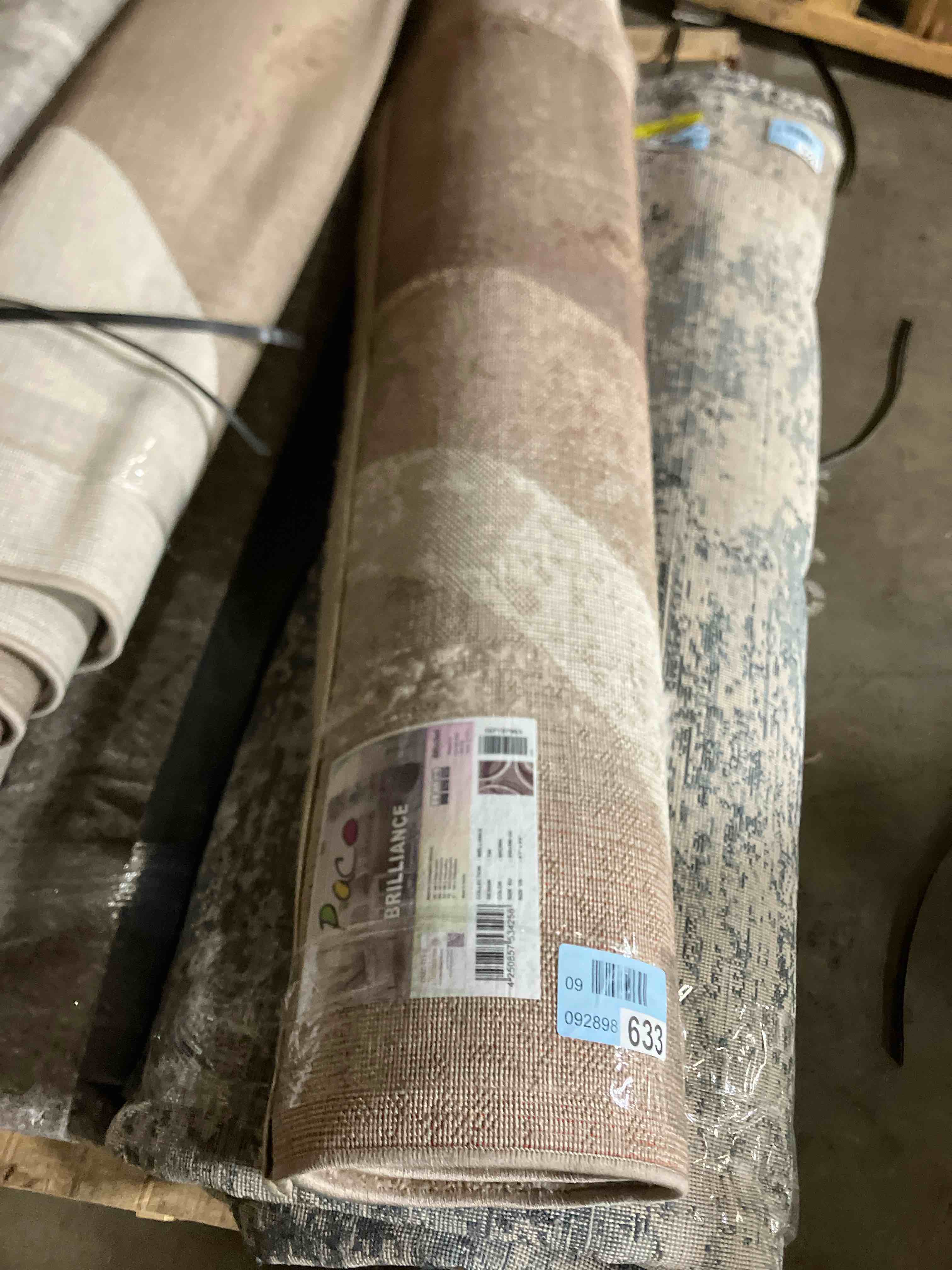 Condition photo showing Good Condition for Brilliance Area Rug Modern Geometric Pattern - 79" X 114"