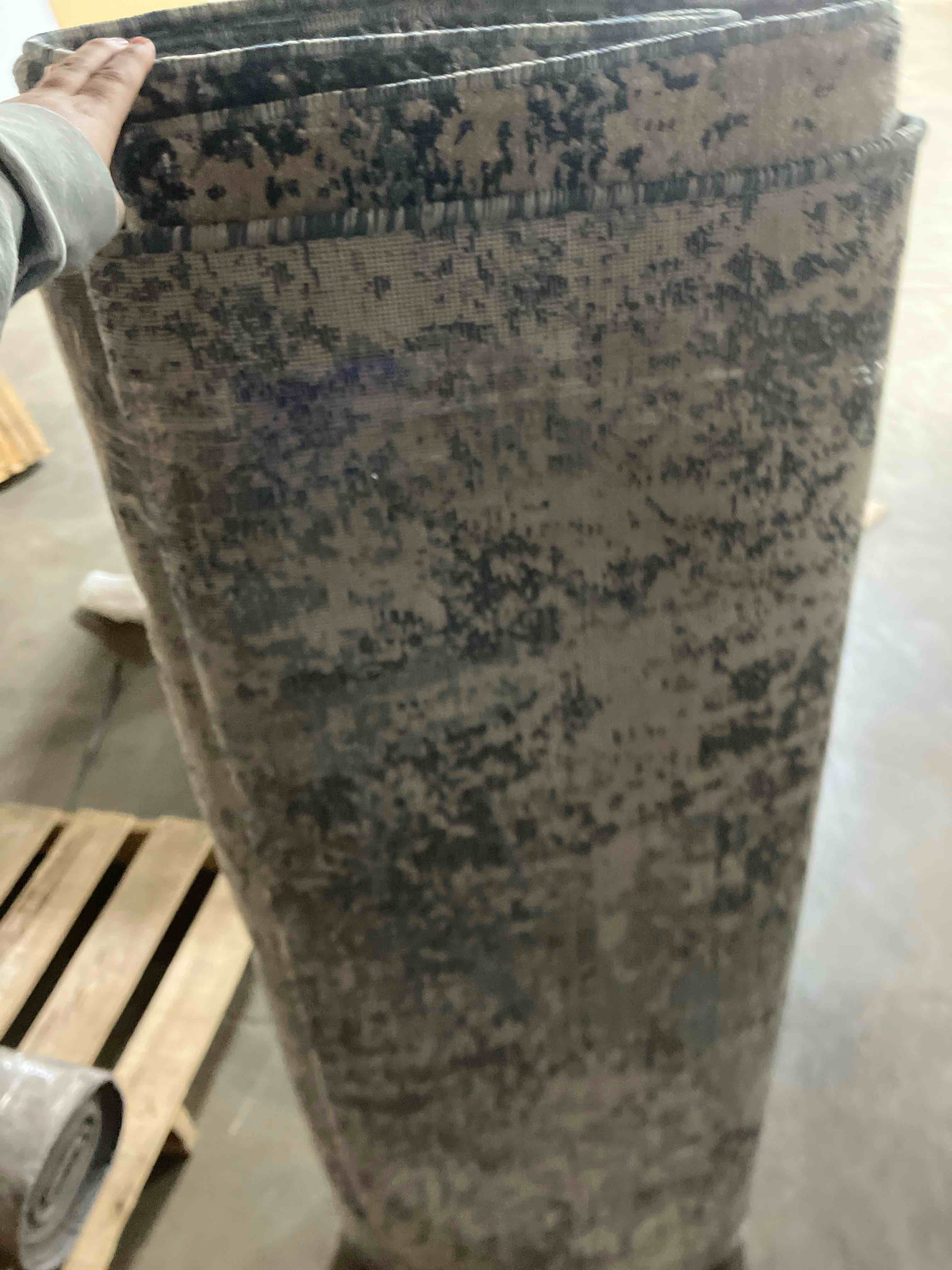 Condition photo showing Good Condition for Kalaty Theory Blue Area Rug 8’6” x 11’6”