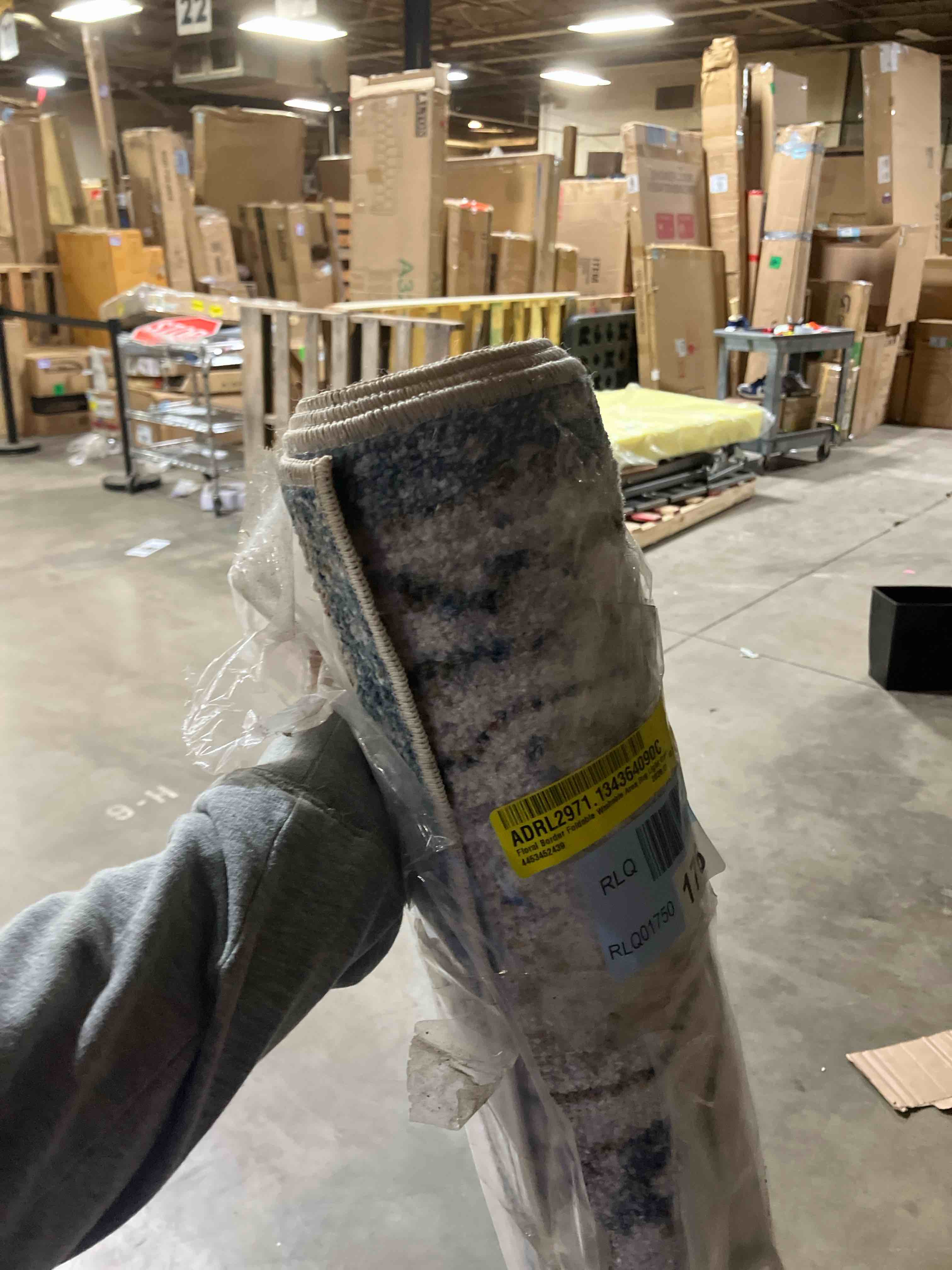 Condition photo showing New/Like New for Floral Border Foldable Washable Area Rug –Light Blue 6’ x 9’