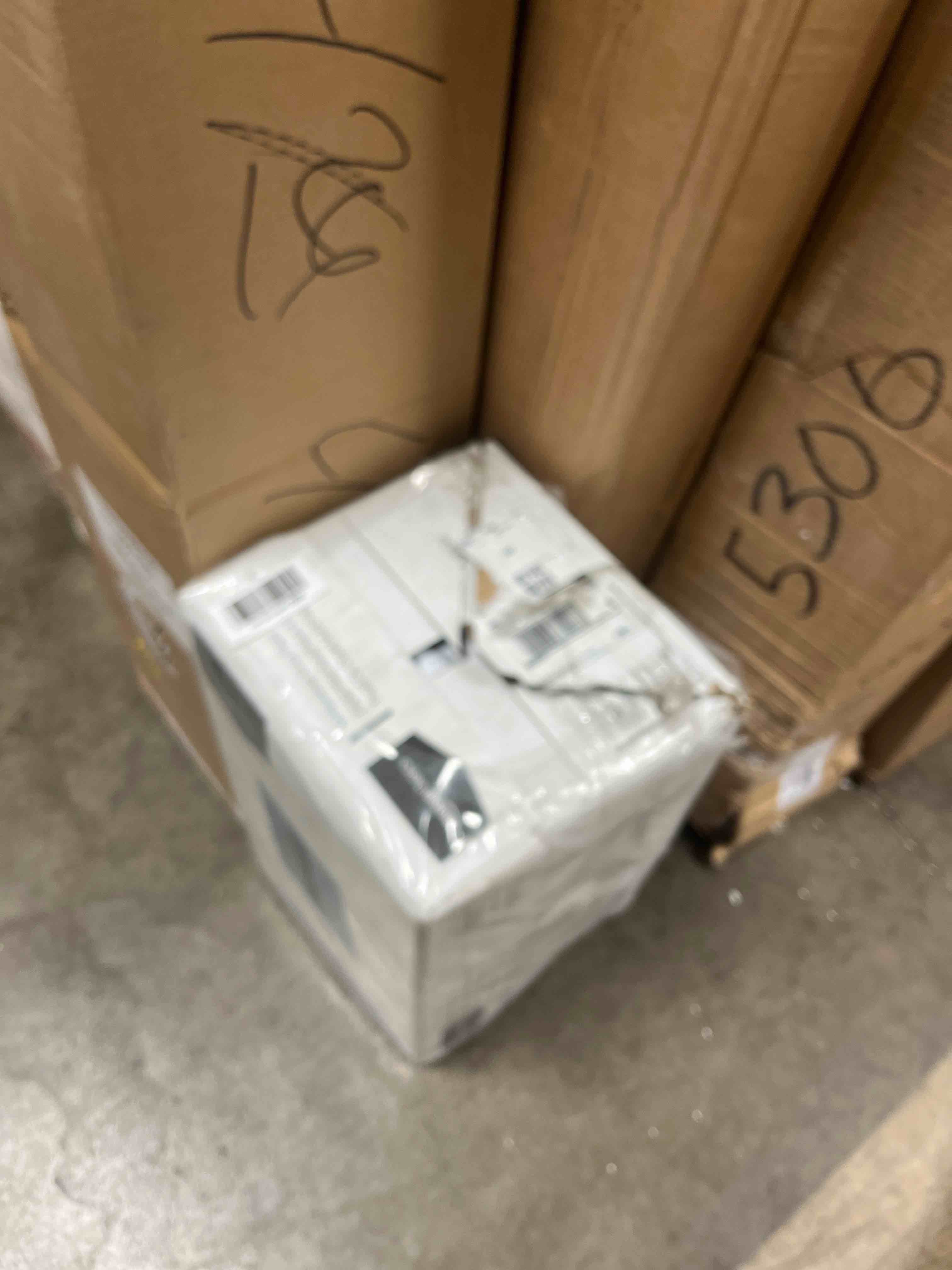 Condition photo showing New/Like New for Amazon Basics Multipurpose Copy Printer Paper, 8.5 x 11 Inch 20Lb Paper - 10 Ream Case (5,000 Sheets), 92 GE Bright White (B01FV0F13E)