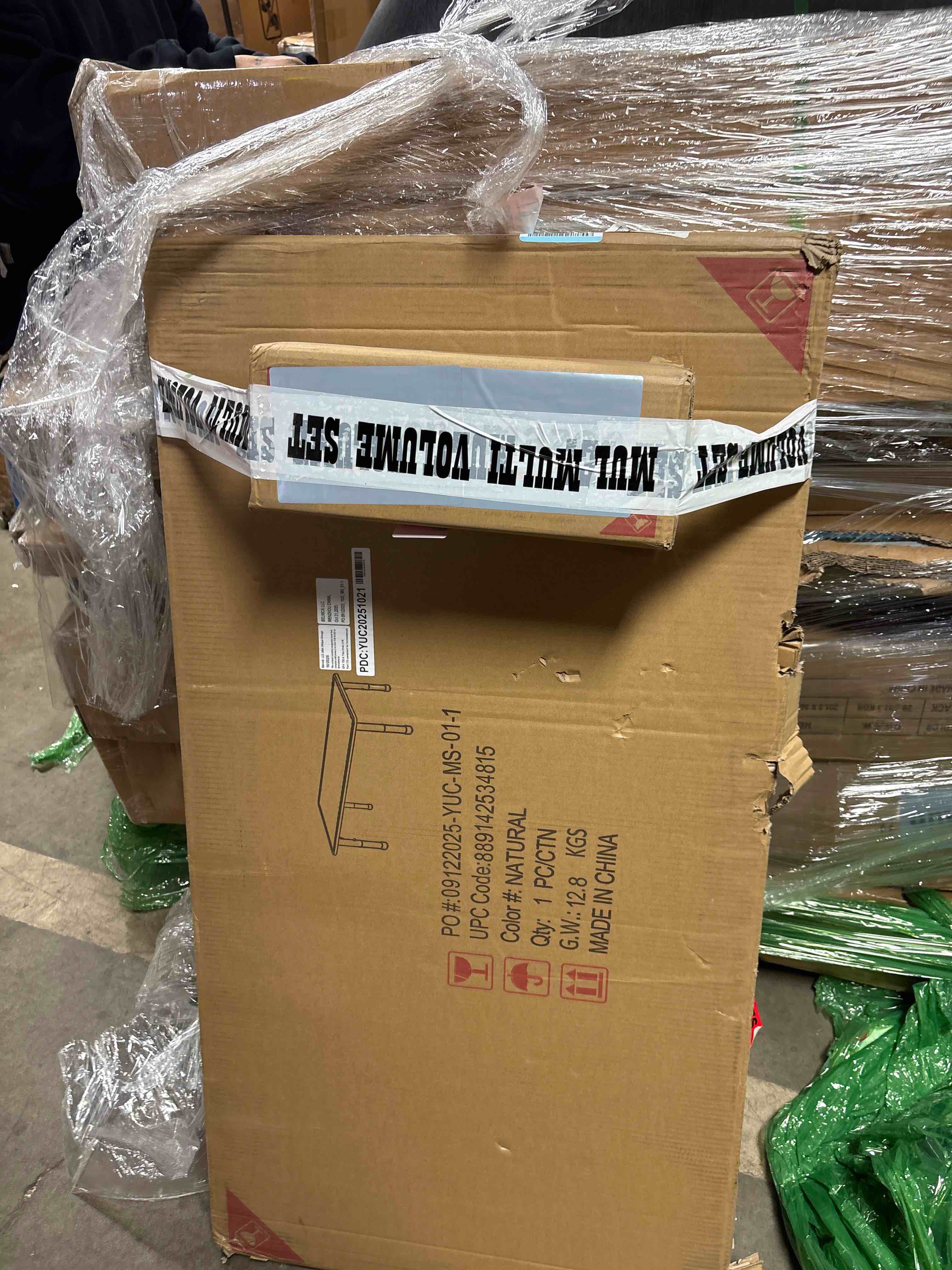 Condition photo showing New/Like New for Flash Furniture Wren 24" Square Natural Plastic Height Adjustable Activity Table