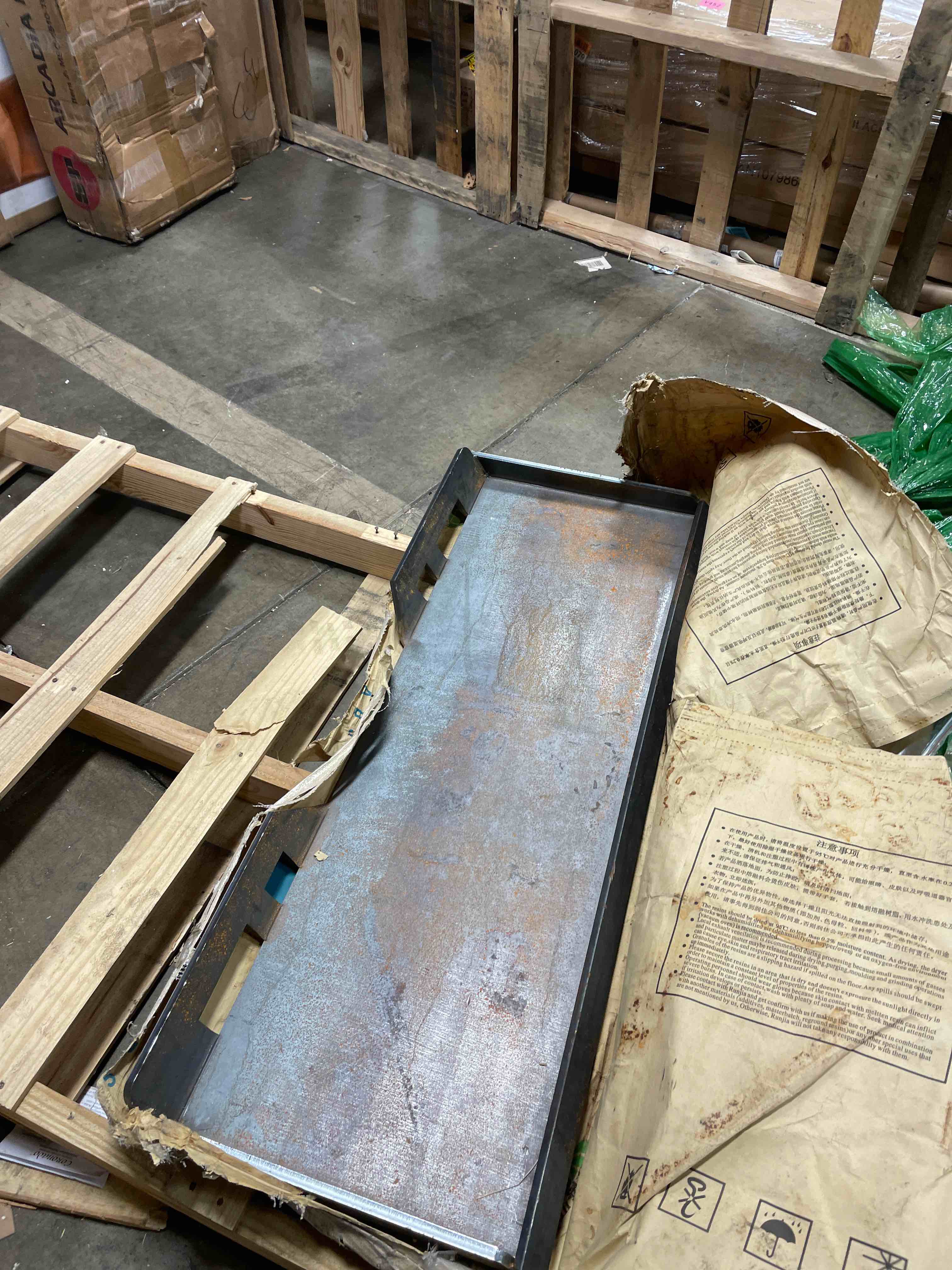 Condition photo showing Good Condition for titan attachments 1/2" universal quick tach mount plate, thick skid steer base mount plate attachment, compatible with kubota, bobcat skid steers and tractors, standard quick attach