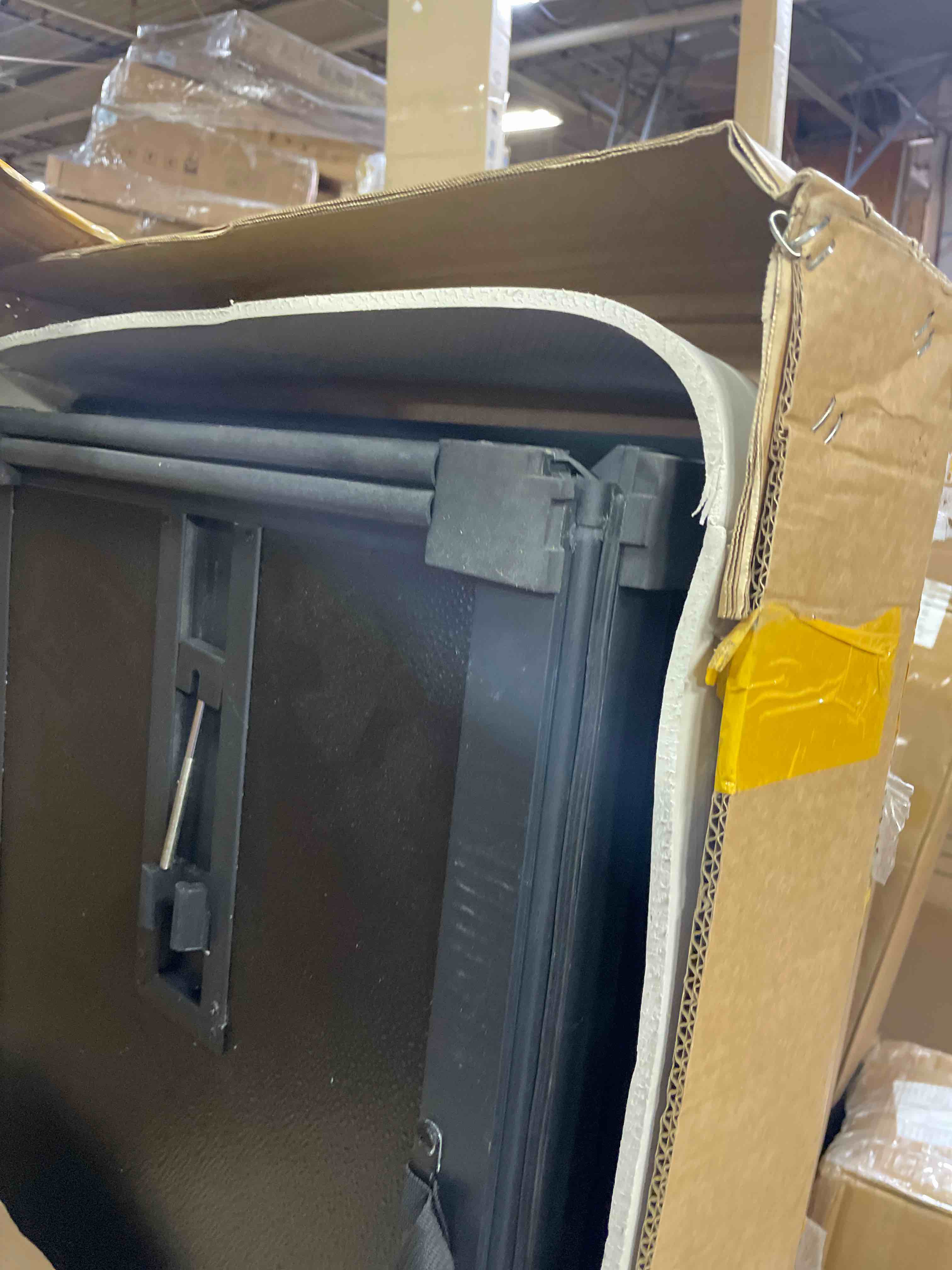 Condition photo showing Good Condition for yitamotor low profile hard tri-fold truck bed tonneau cover compatible with 2015-2026 chevy colorado/gmc canyon with 5.2 ft bed