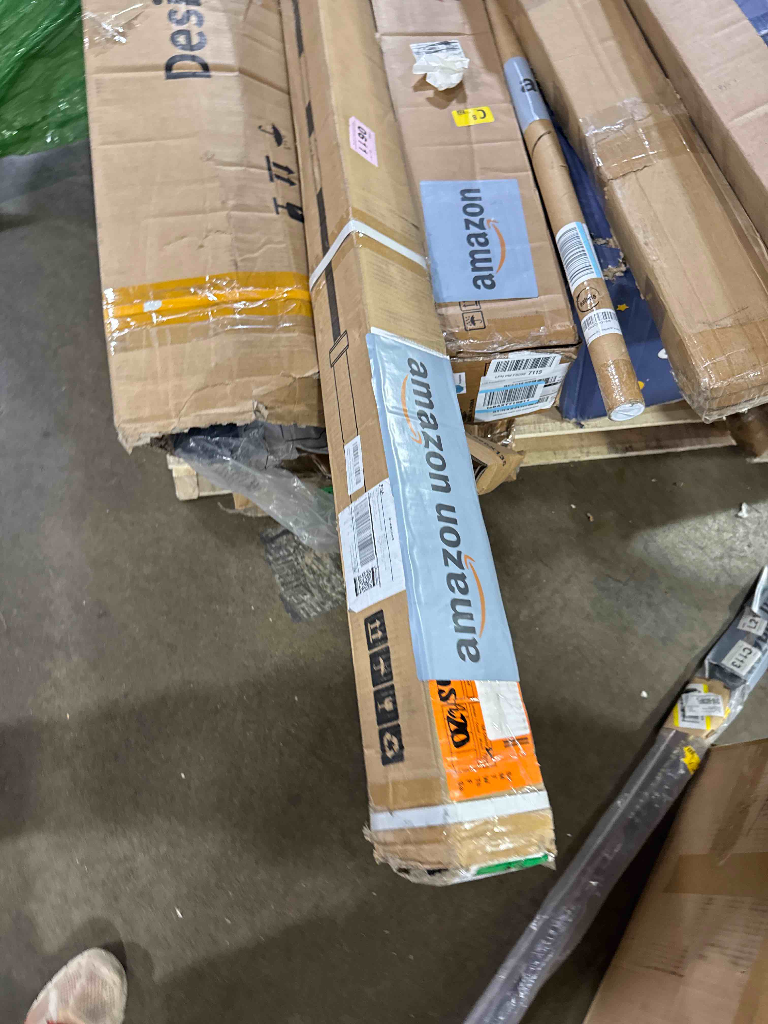 Condition photo showing New/Like New for lionscool 7ft olympic barbell for weightlifting, power lifting, 2 inch strength training bar for squats, deadlifts, presses, rows, curls - 700lbs/1000lbs/1500lbs capacity 40lbs (black e-coating, 500lbs, center knurl)