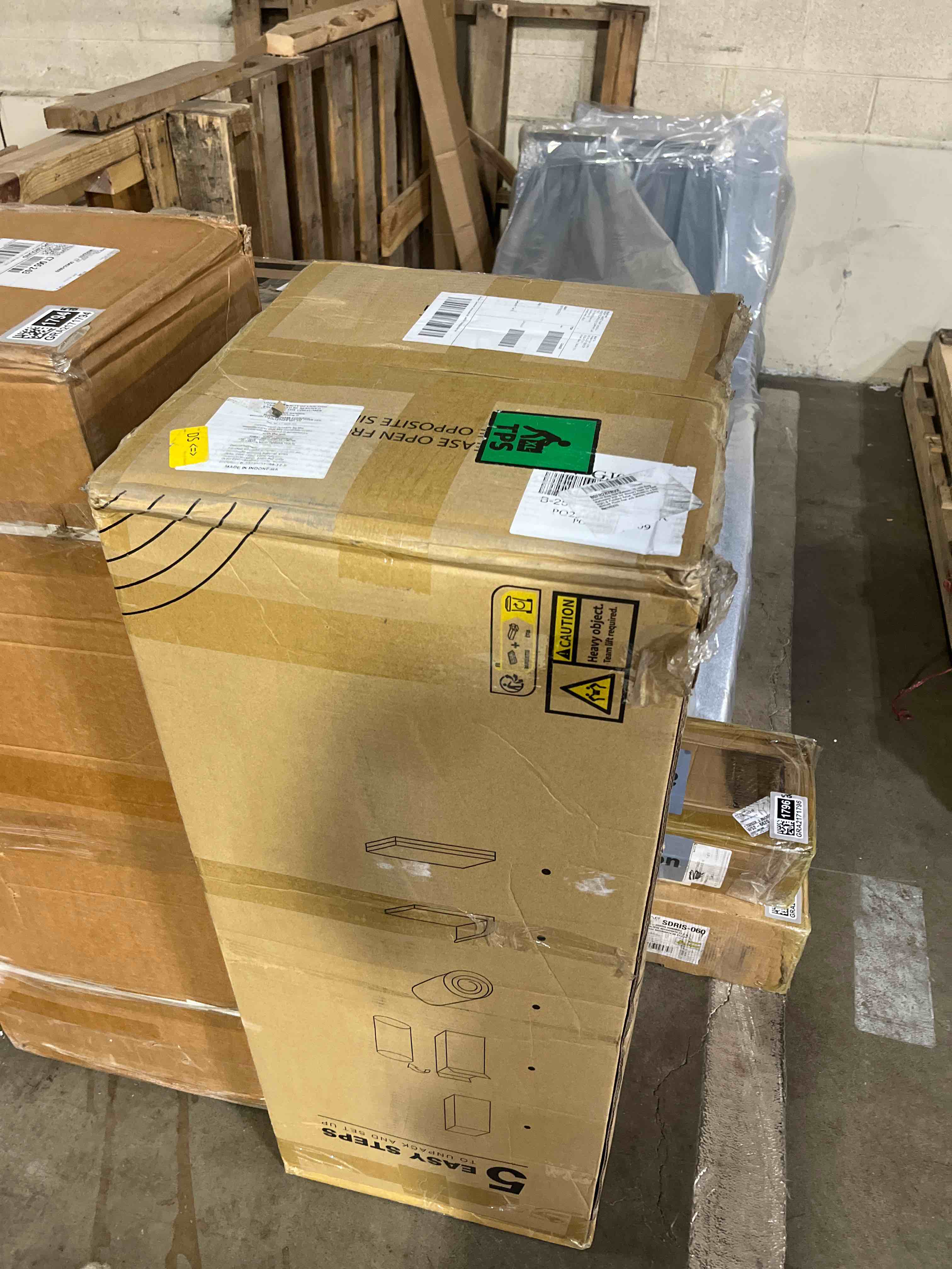 https://s3.amazonaws.com/lotting-images-prod/phillipi/GRA2171797_1777474821643.jpeg