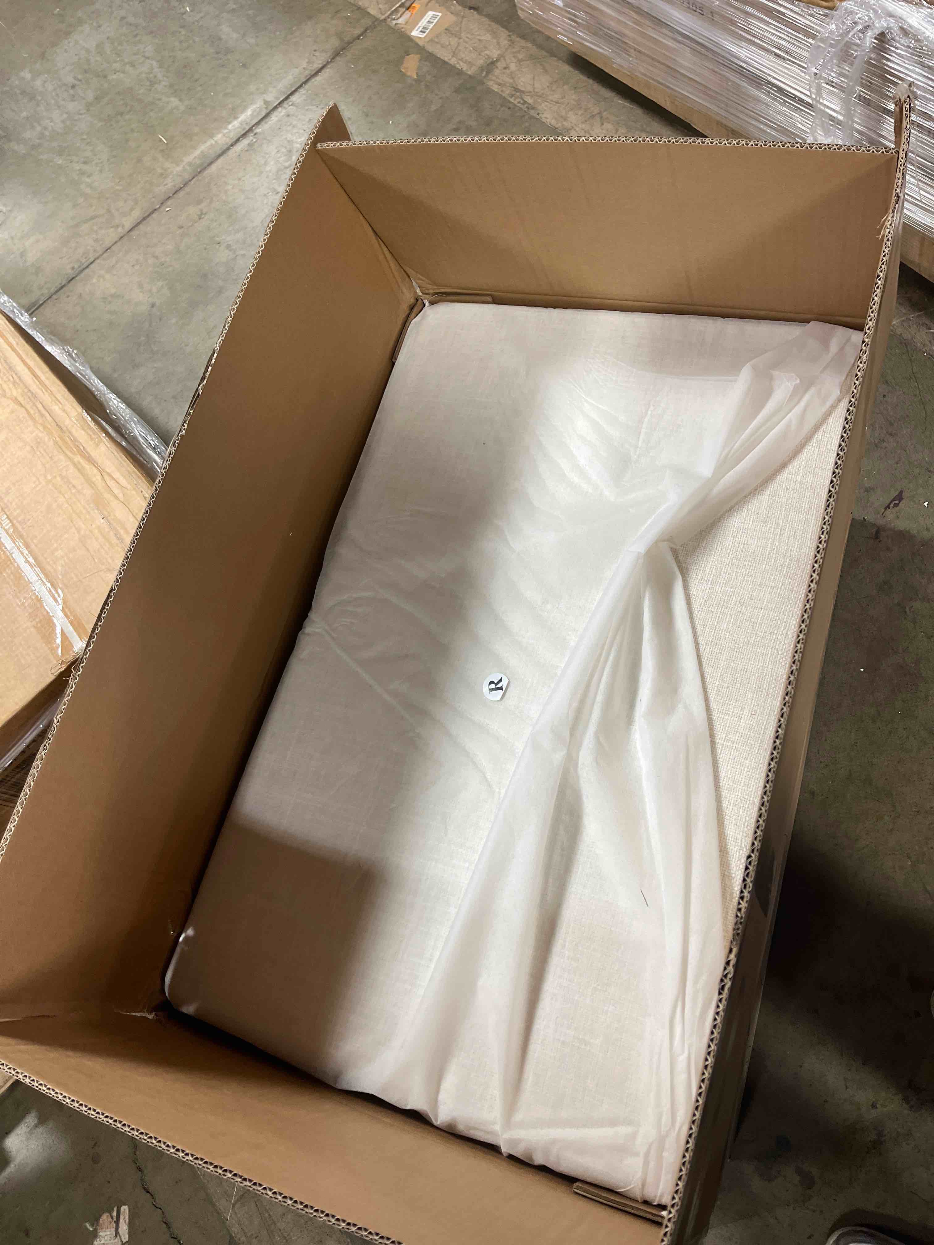 https://s3.amazonaws.com/lotting-images-prod/phillipi/GRA2171871_1777906376530.jpeg