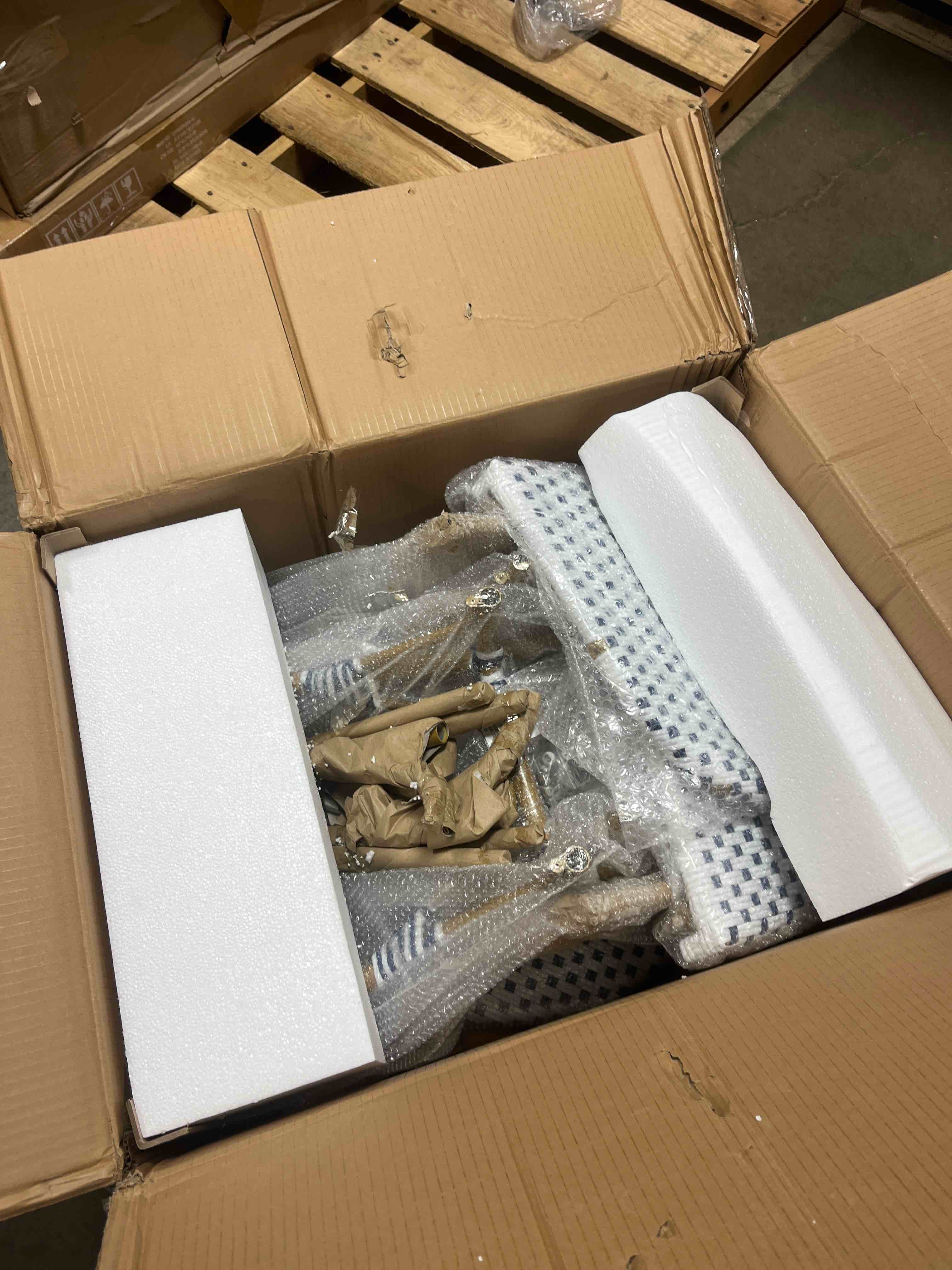 https://s3.amazonaws.com/lotting-images-prod/phillipi/GRA2171882_1777910180367.jpeg