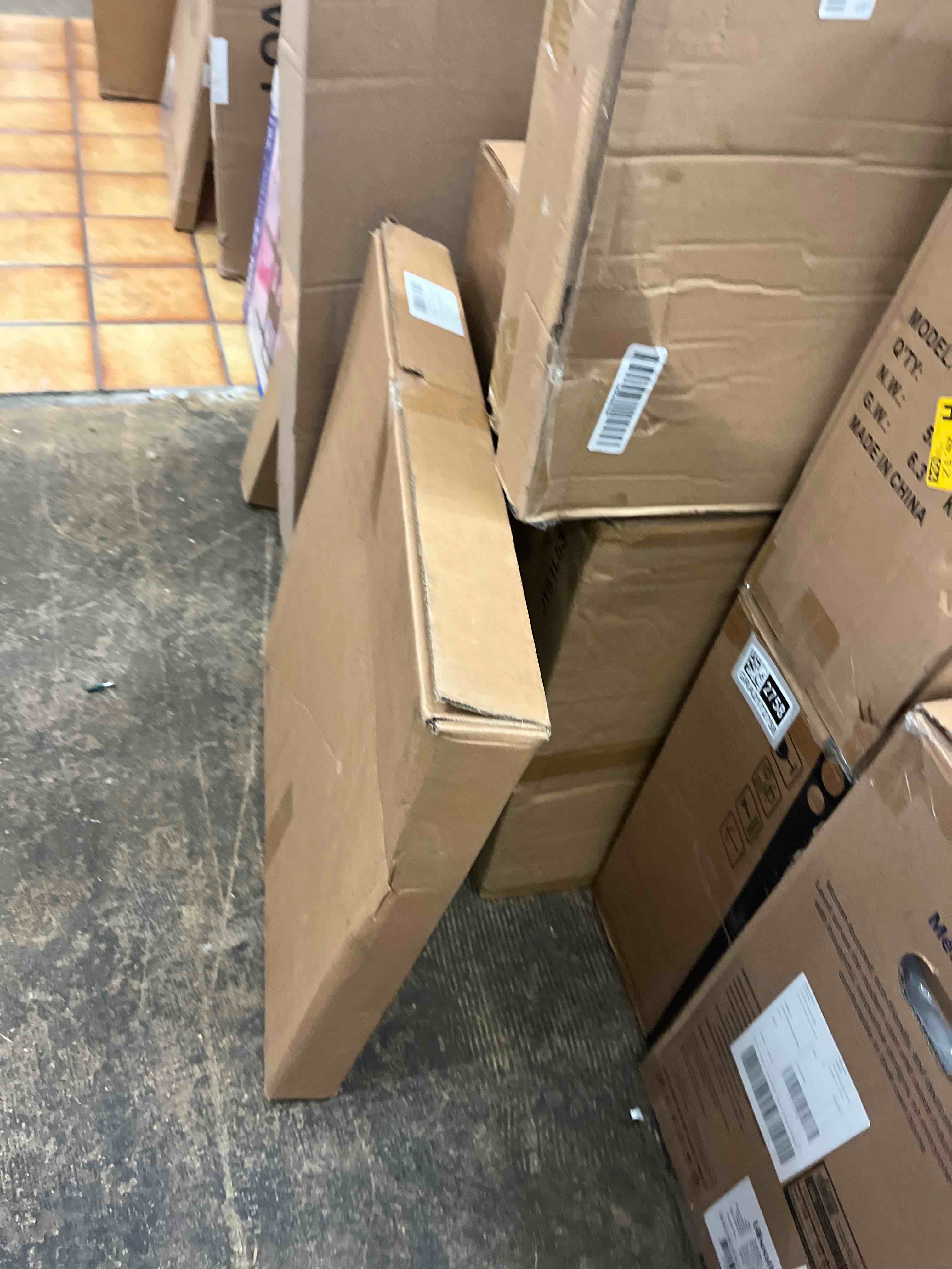 https://s3.amazonaws.com/lotting-images-prod/phillipi/GRA2172763_1780509799029.jpeg