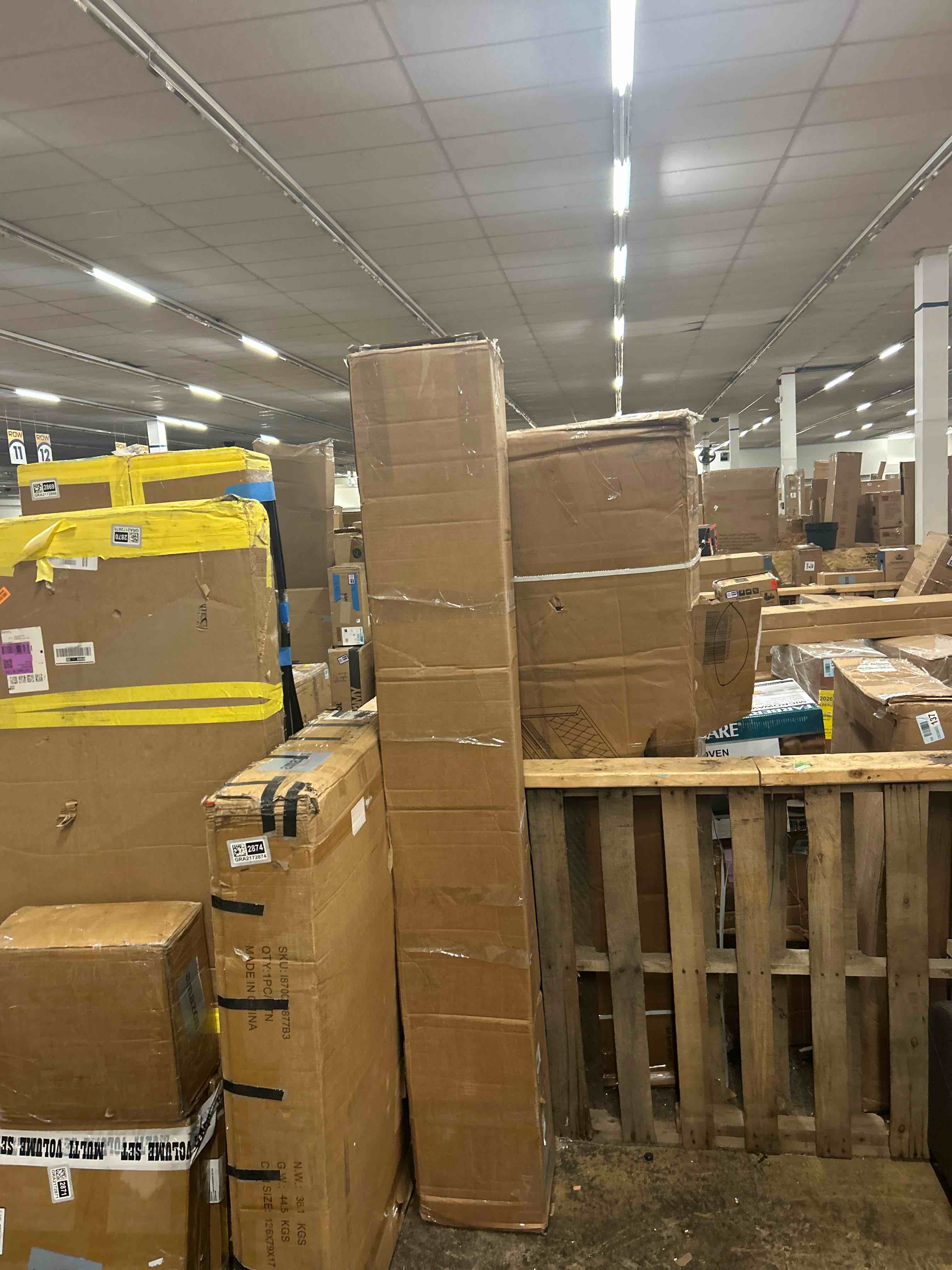 Condition photo showing New/Like New for greaton, 2.5'' queen box spring for queen bed - amish-made in the usa - solid wood box spring mattress foundation with stable & quiet support - flat-packed & easy assembly - white