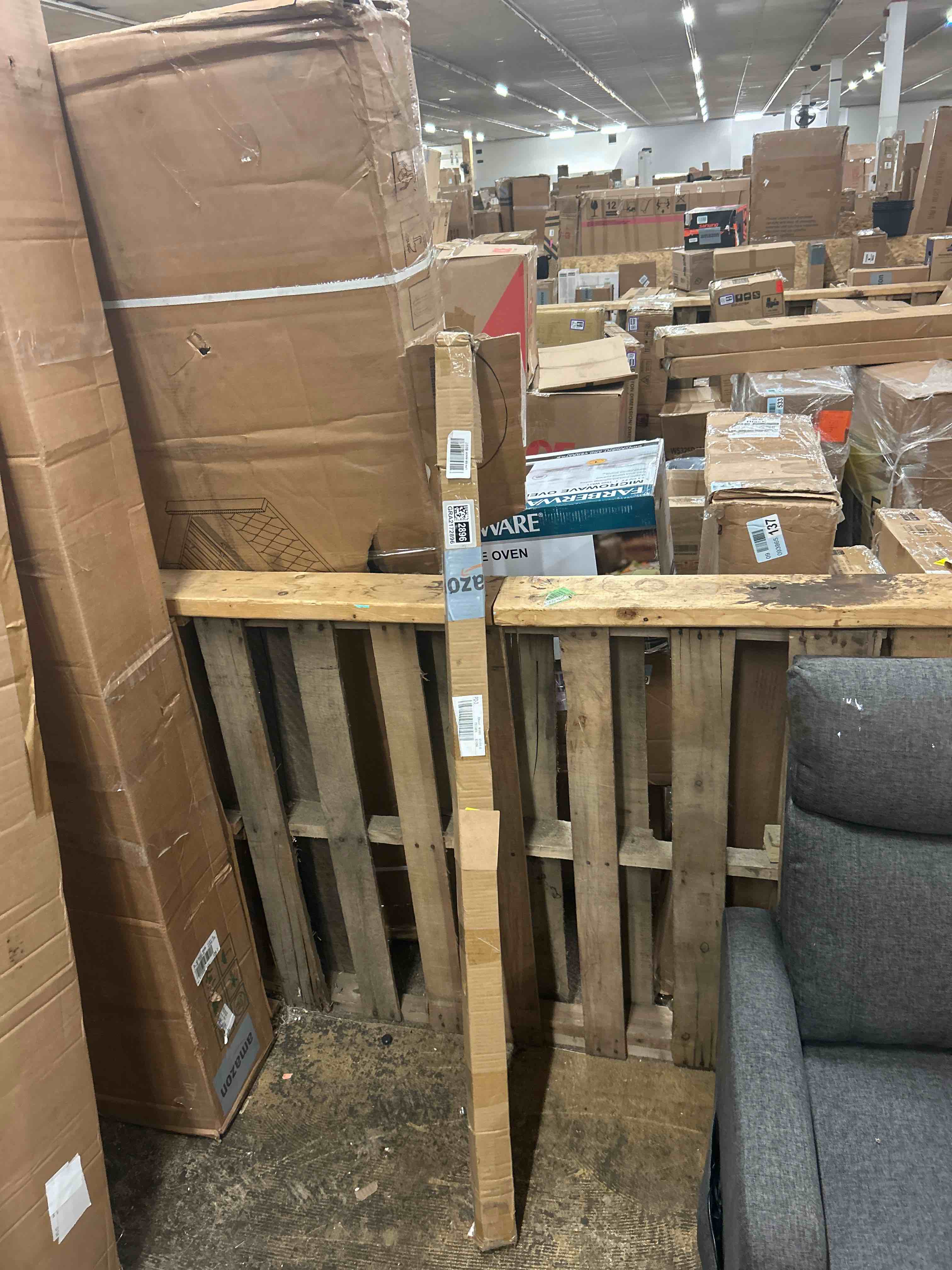 Condition photo showing New/Like New for 8 pack 4.7 ft x 5/8 inch iron horizontal balusters for staircase interior, round stair balusters with drill bit, matte black hollow spindles for staircase indoor lofts hallway