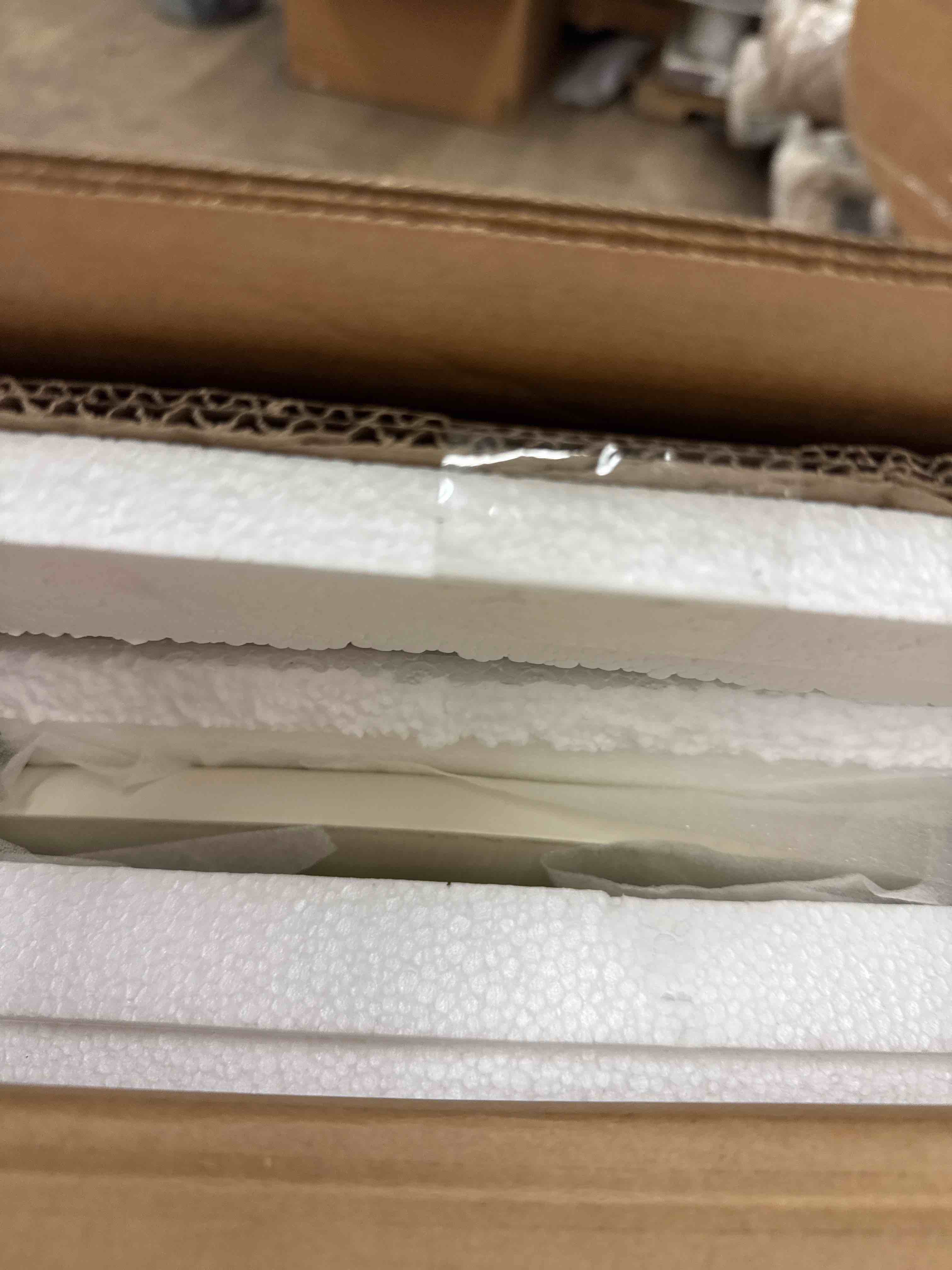 https://s3.amazonaws.com/lotting-images-prod/phillipi/GRA2174405_1744997307840.jpeg