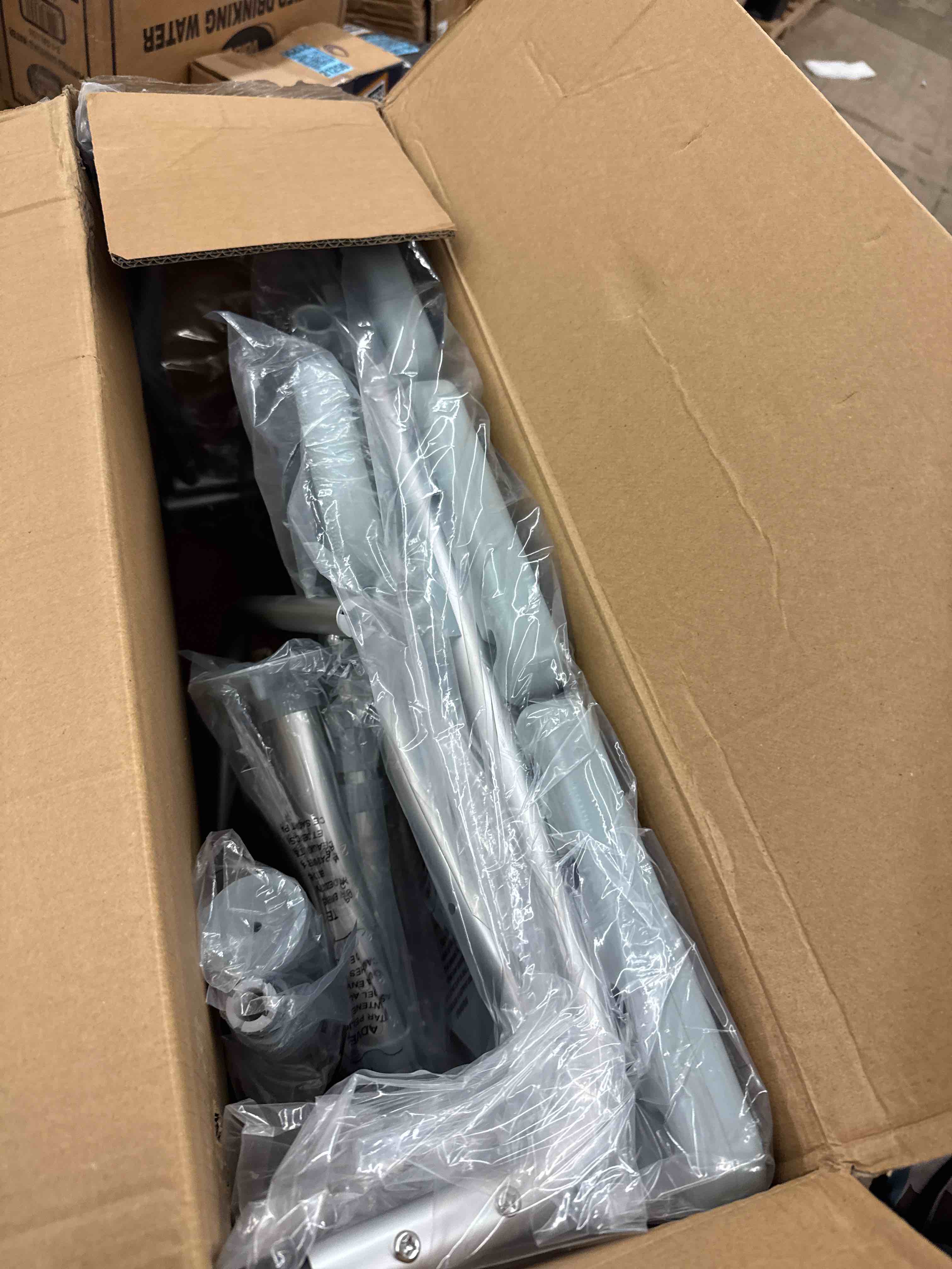 https://s3.amazonaws.com/lotting-images-prod/phillipi/GRA2175055_1746036333487.jpeg