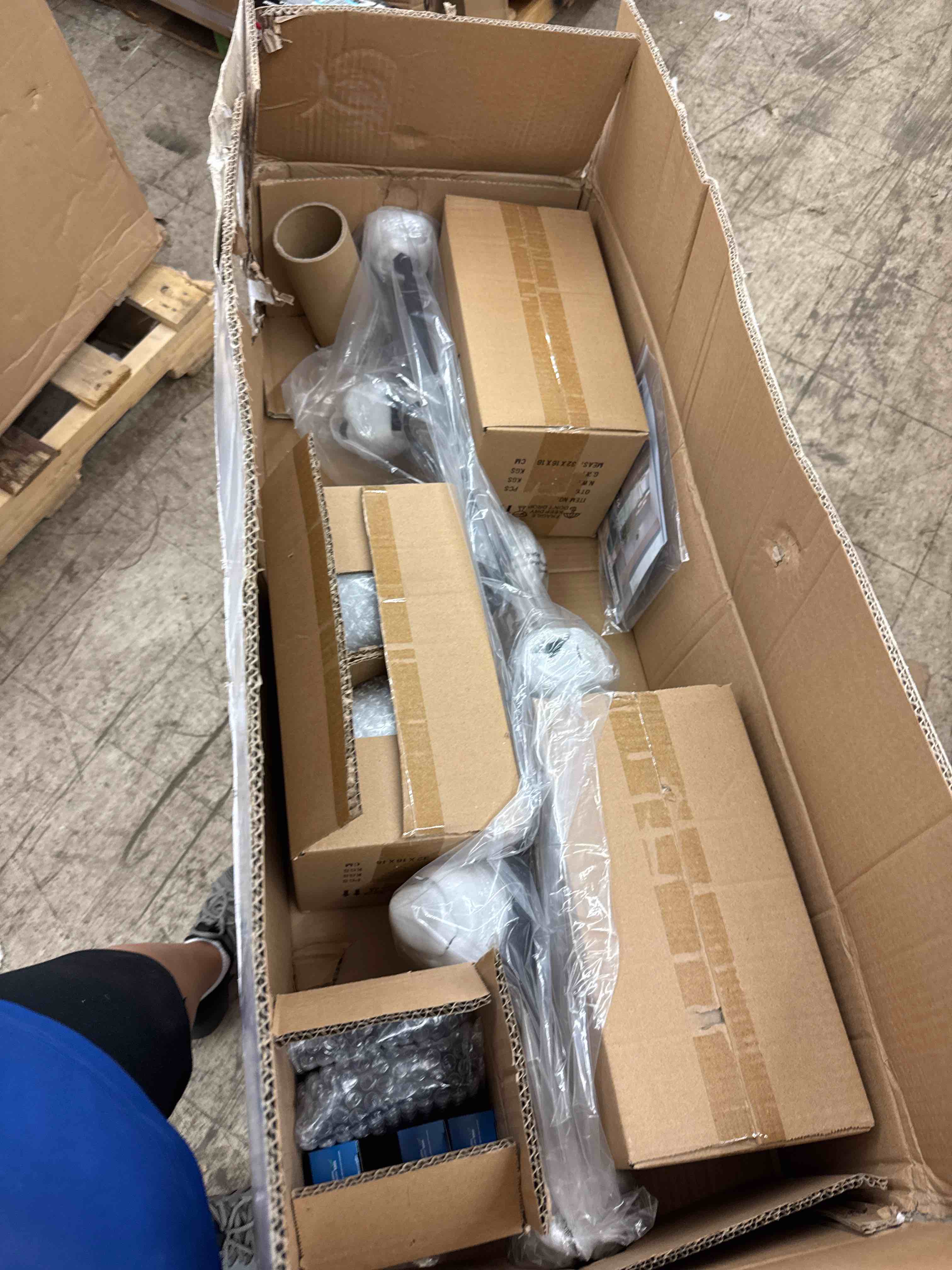 https://s3.amazonaws.com/lotting-images-prod/phillipi/GRA2175917_1747417090531.jpeg