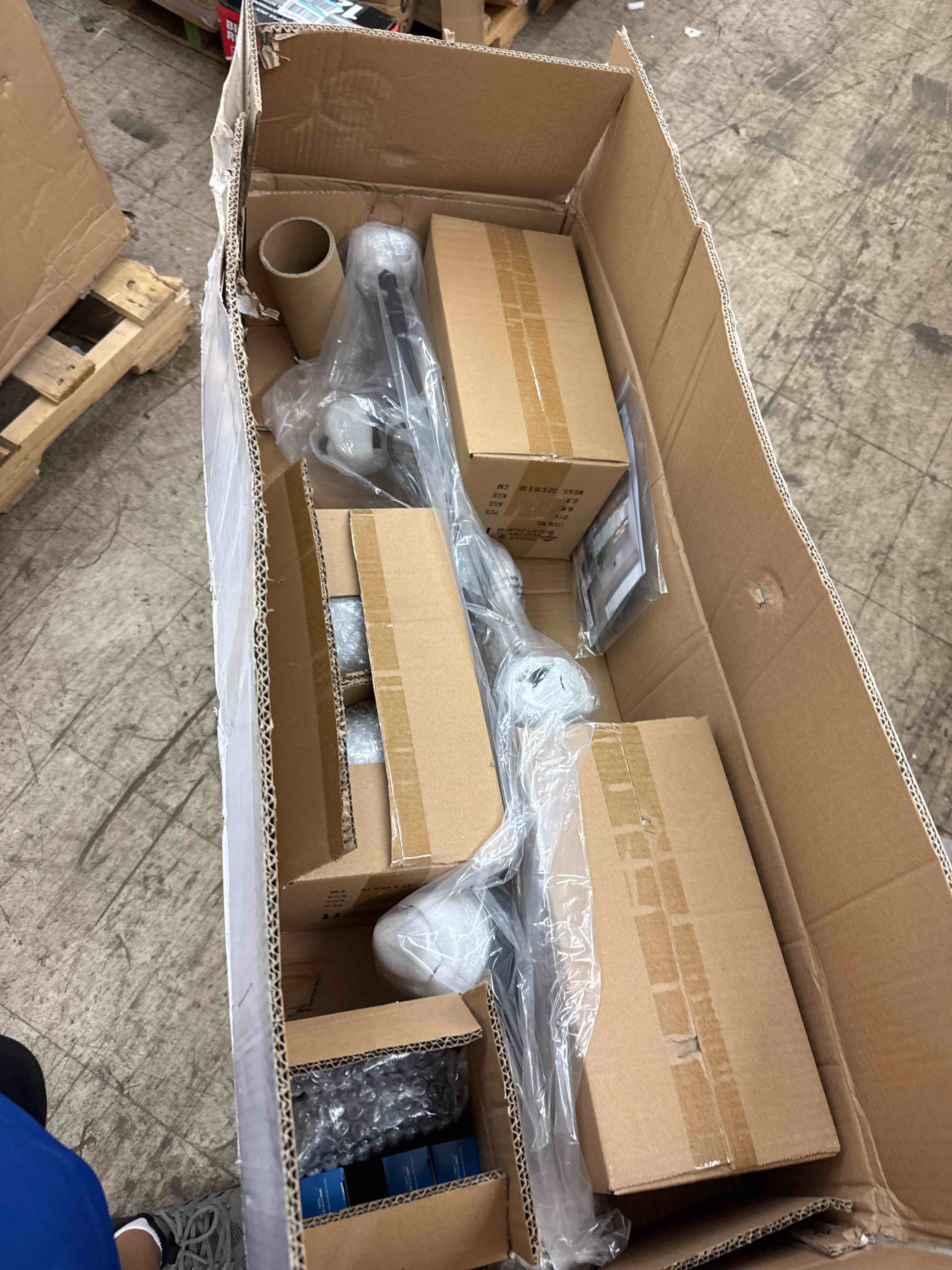 https://s3.amazonaws.com/lotting-images-prod/phillipi/GRA2175917_1747417092318.jpeg