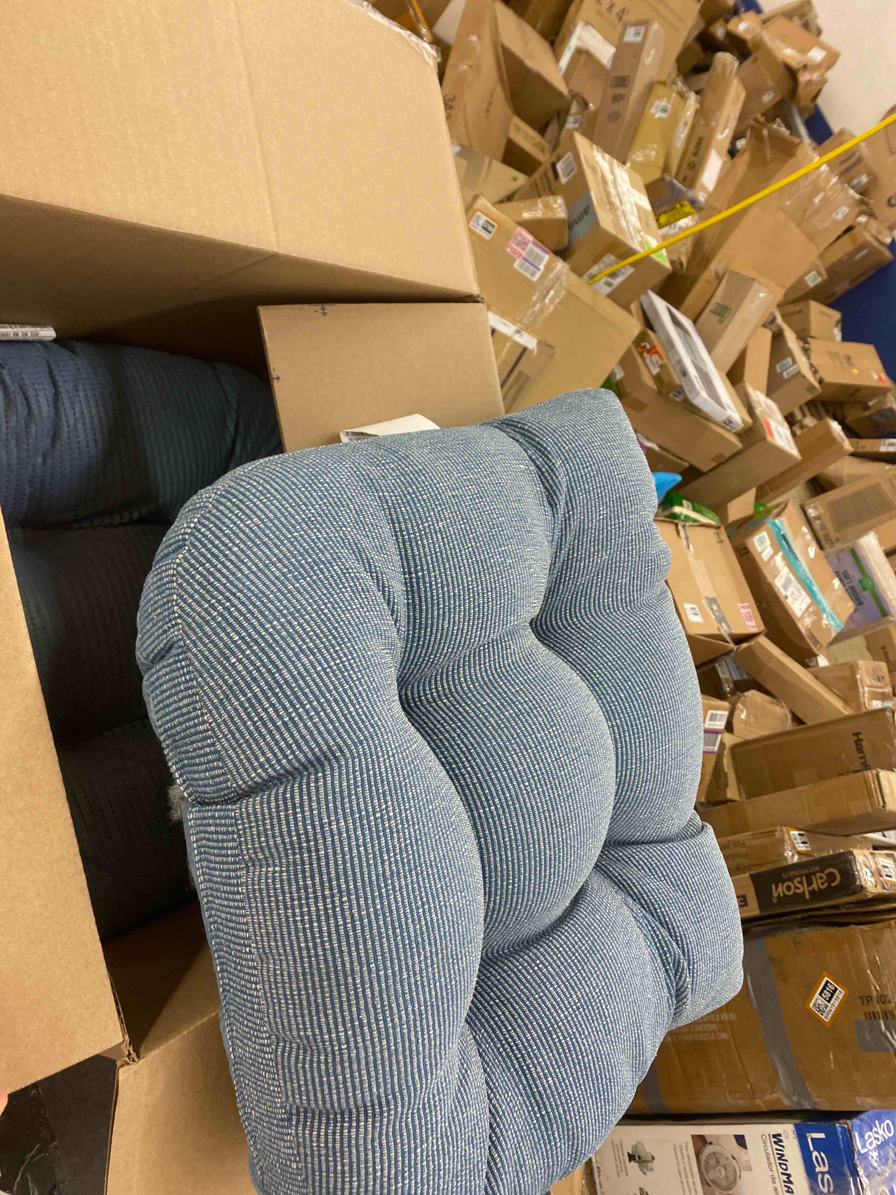 https://s3.amazonaws.com/lotting-images-prod/phillipi/GRA2225190_1748692078794.jpeg