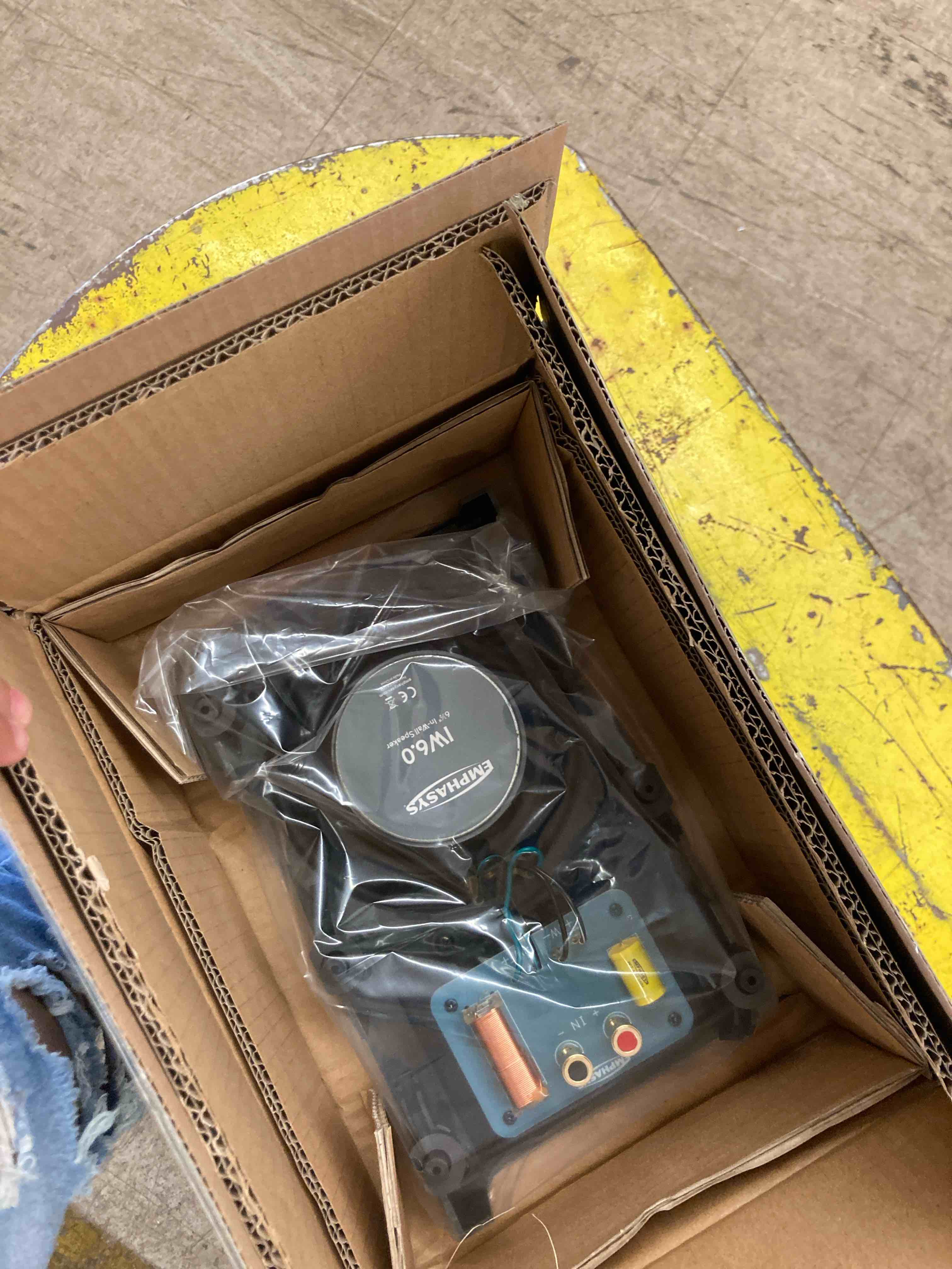 https://s3.amazonaws.com/lotting-images-prod/phillipi/GRA2226357_1751904598503.jpeg