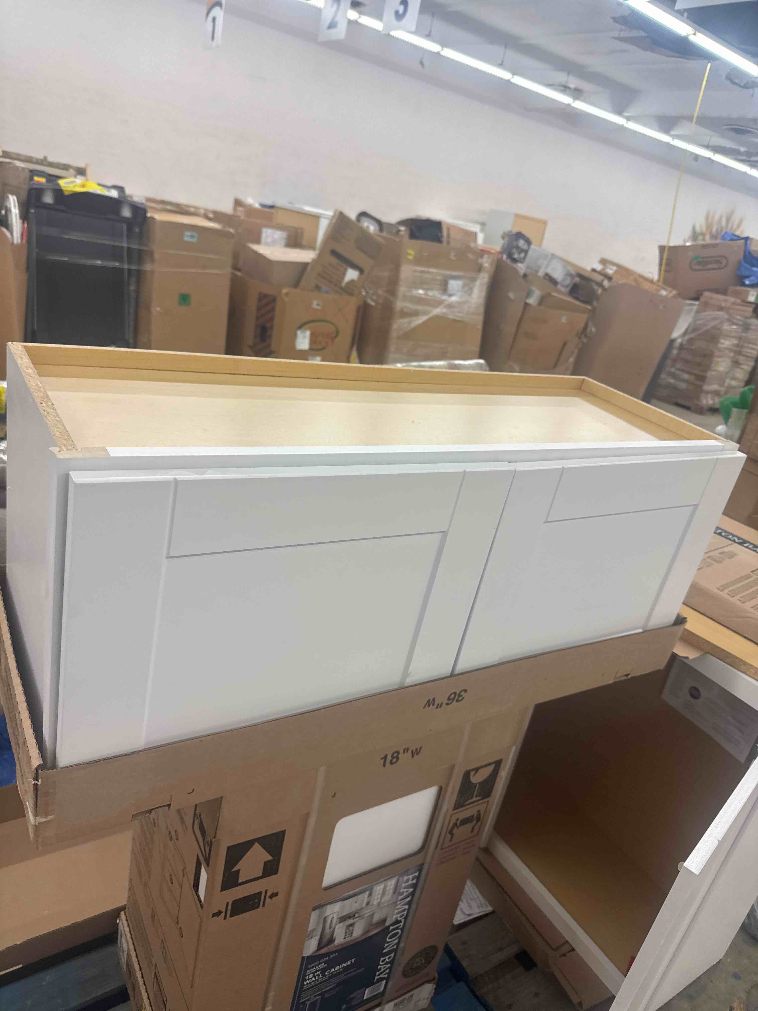 https://s3.amazonaws.com/lotting-images-prod/phillipi/GRA2226370_1752059048805.jpeg