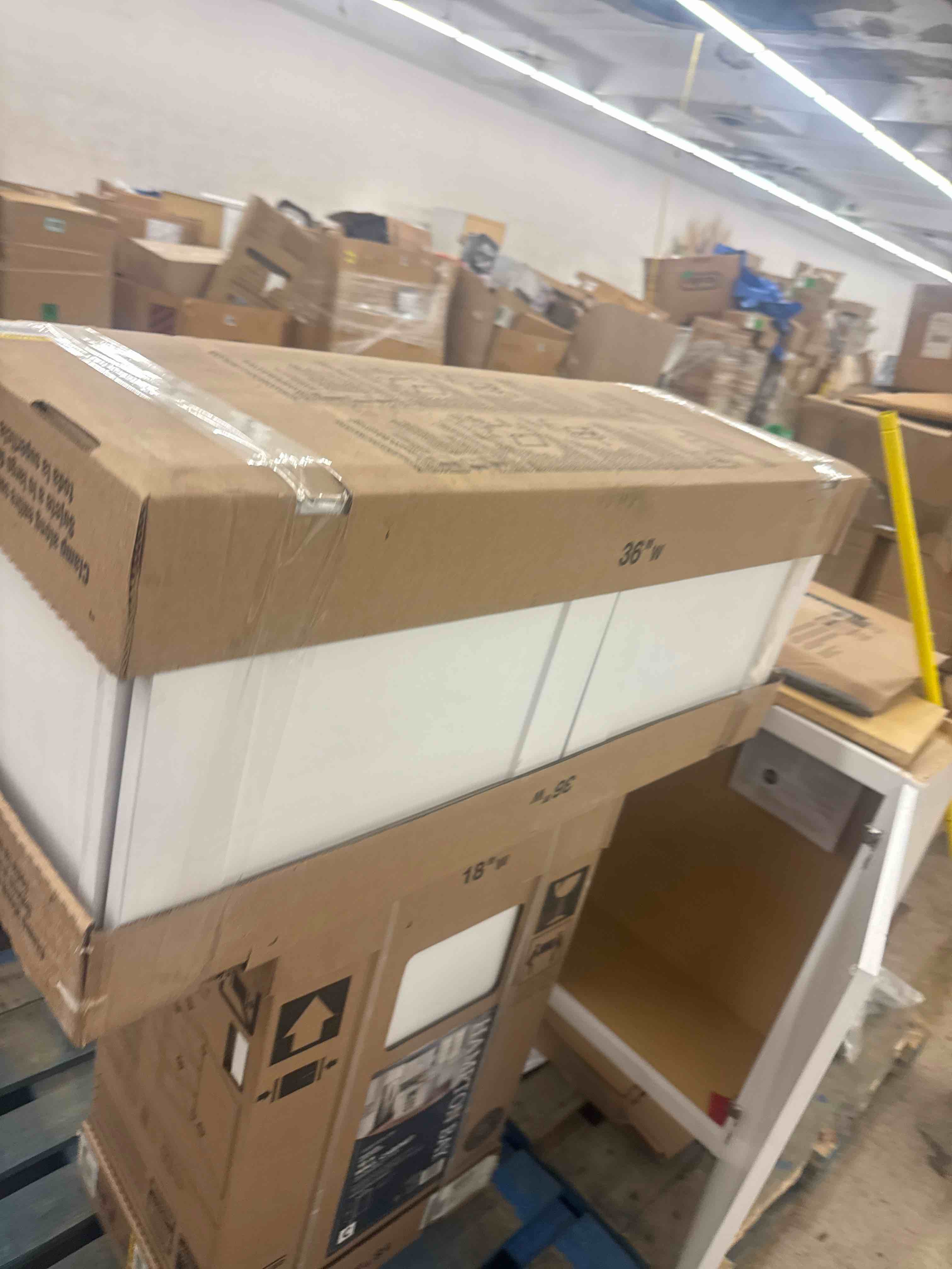 https://s3.amazonaws.com/lotting-images-prod/phillipi/GRA2226370_1752059120716.jpeg
