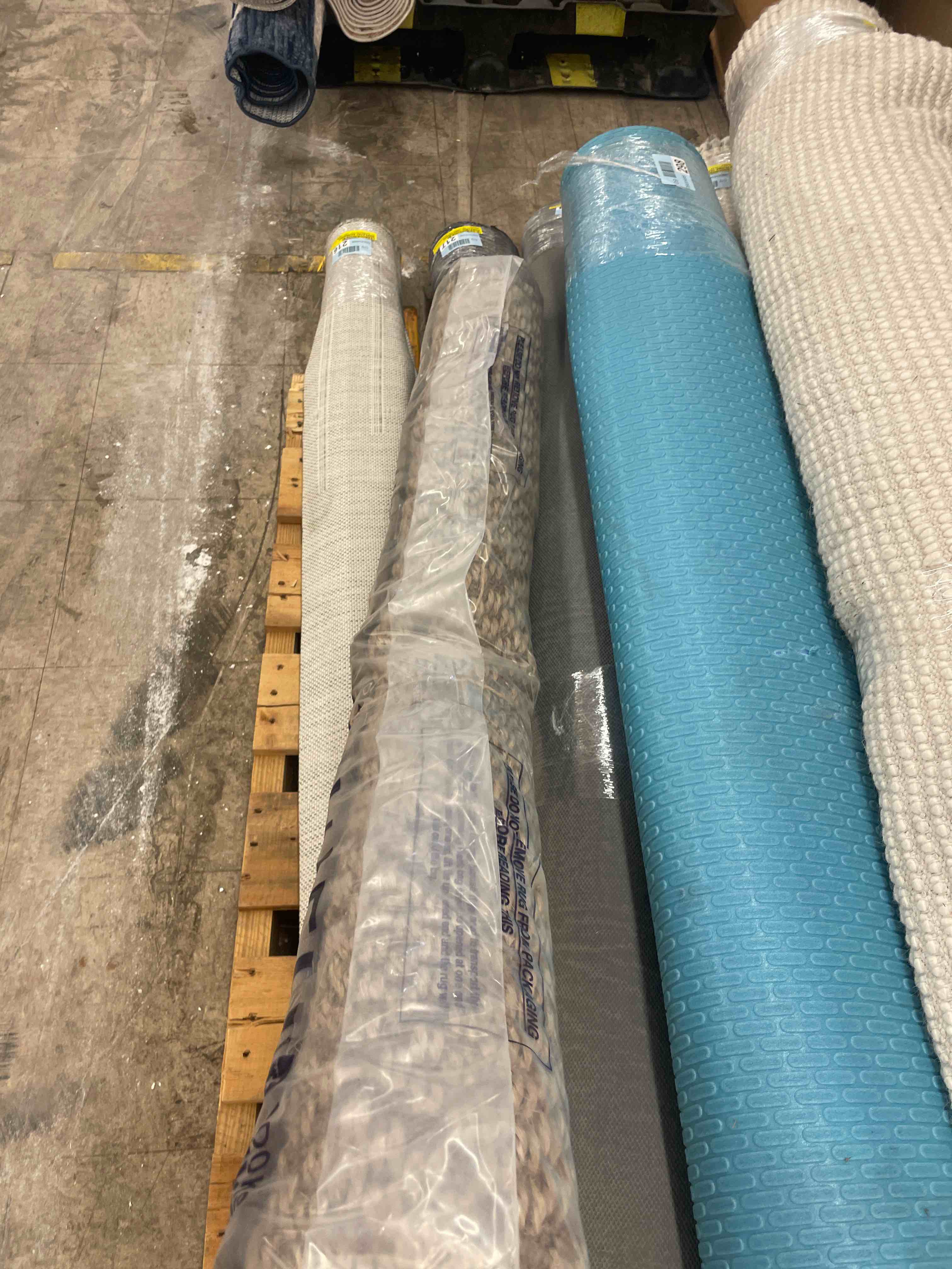 https://s3.amazonaws.com/lotting-images-prod/phillipi/GRA2226389_1752160922982.jpeg