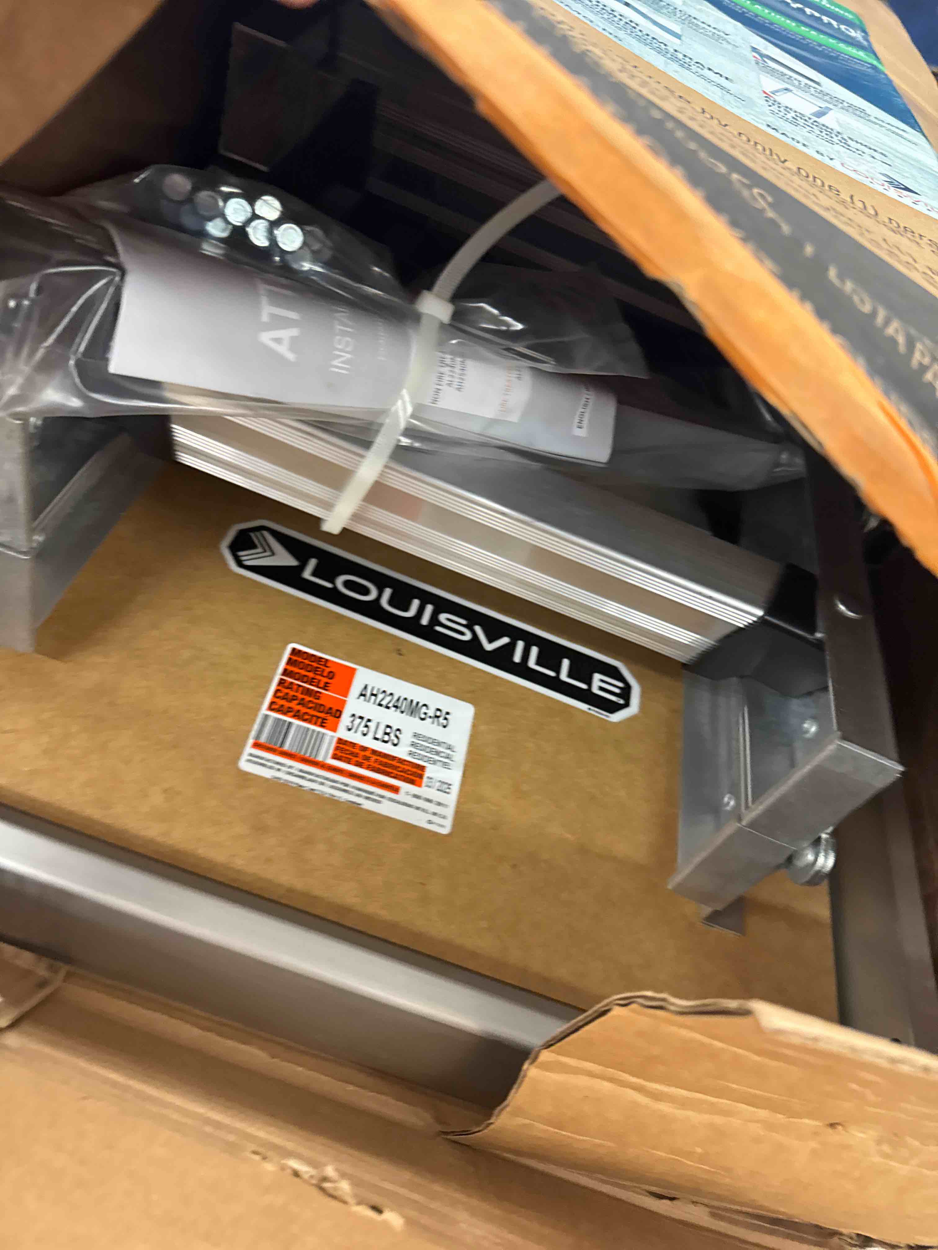 https://s3.amazonaws.com/lotting-images-prod/phillipi/GRA2226581_1755257012101.jpeg