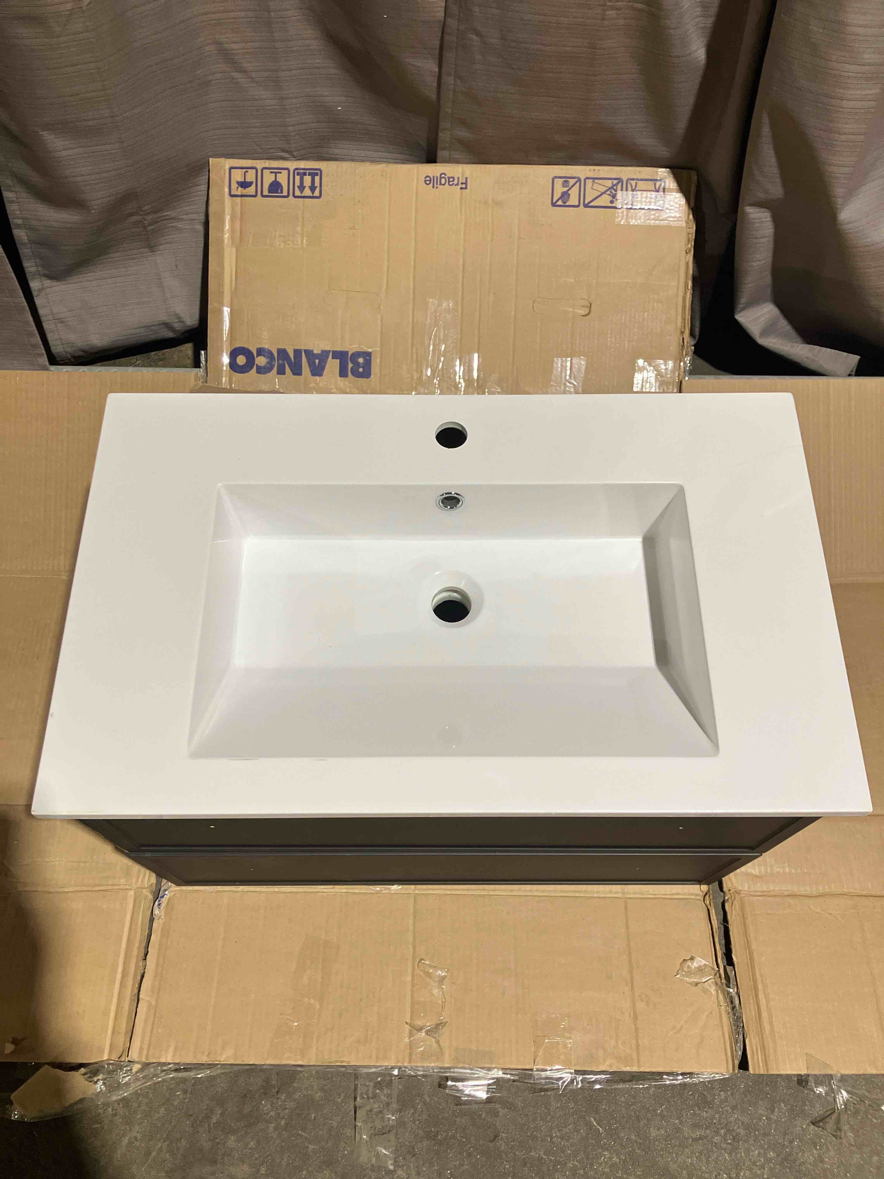 https://s3.amazonaws.com/lotting-images-prod/phillipi/GRA2231240_1756485521056.jpeg