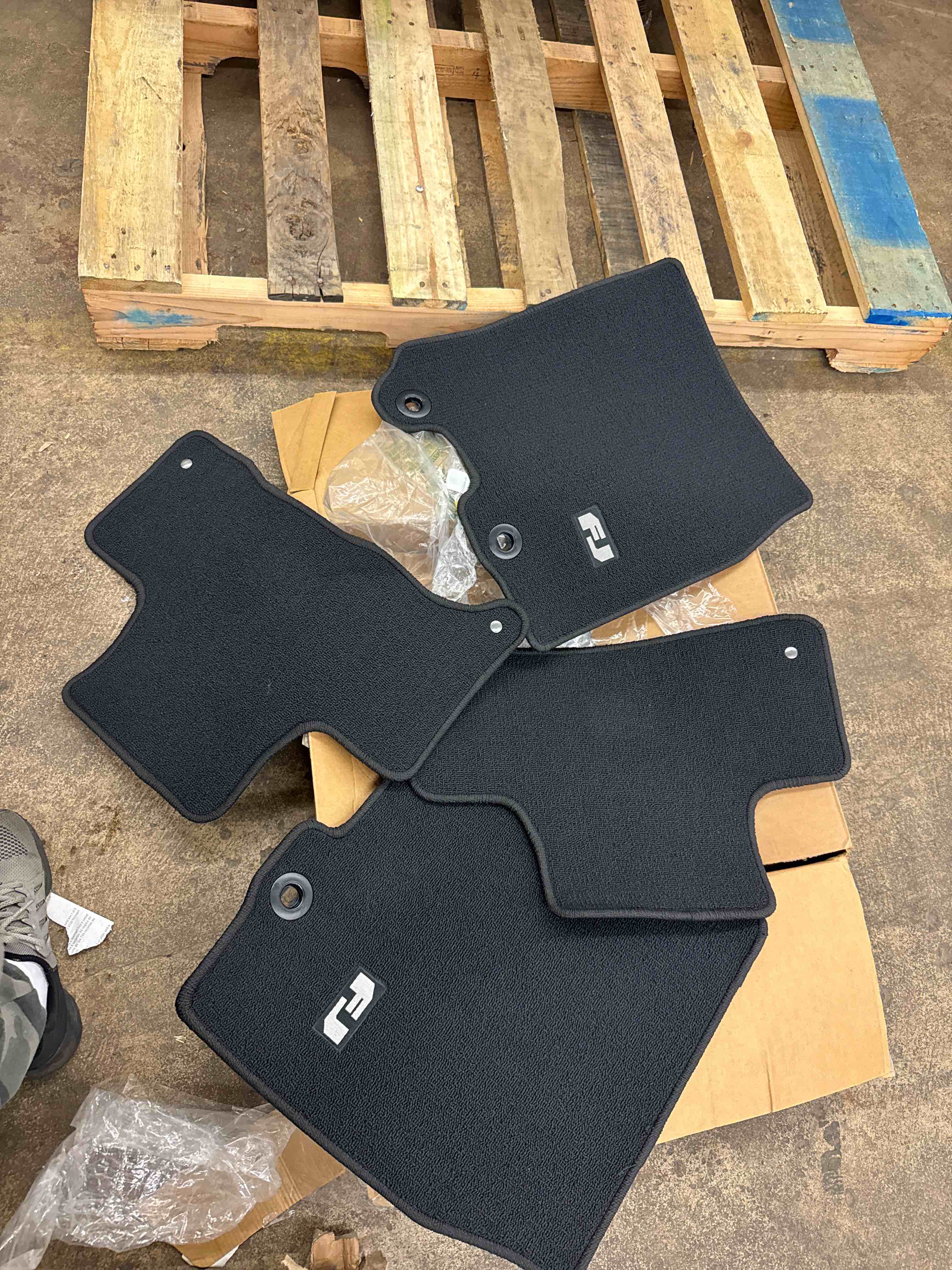 https://s3.amazonaws.com/lotting-images-prod/phillipi/GRA2233974_1748711219310.jpeg