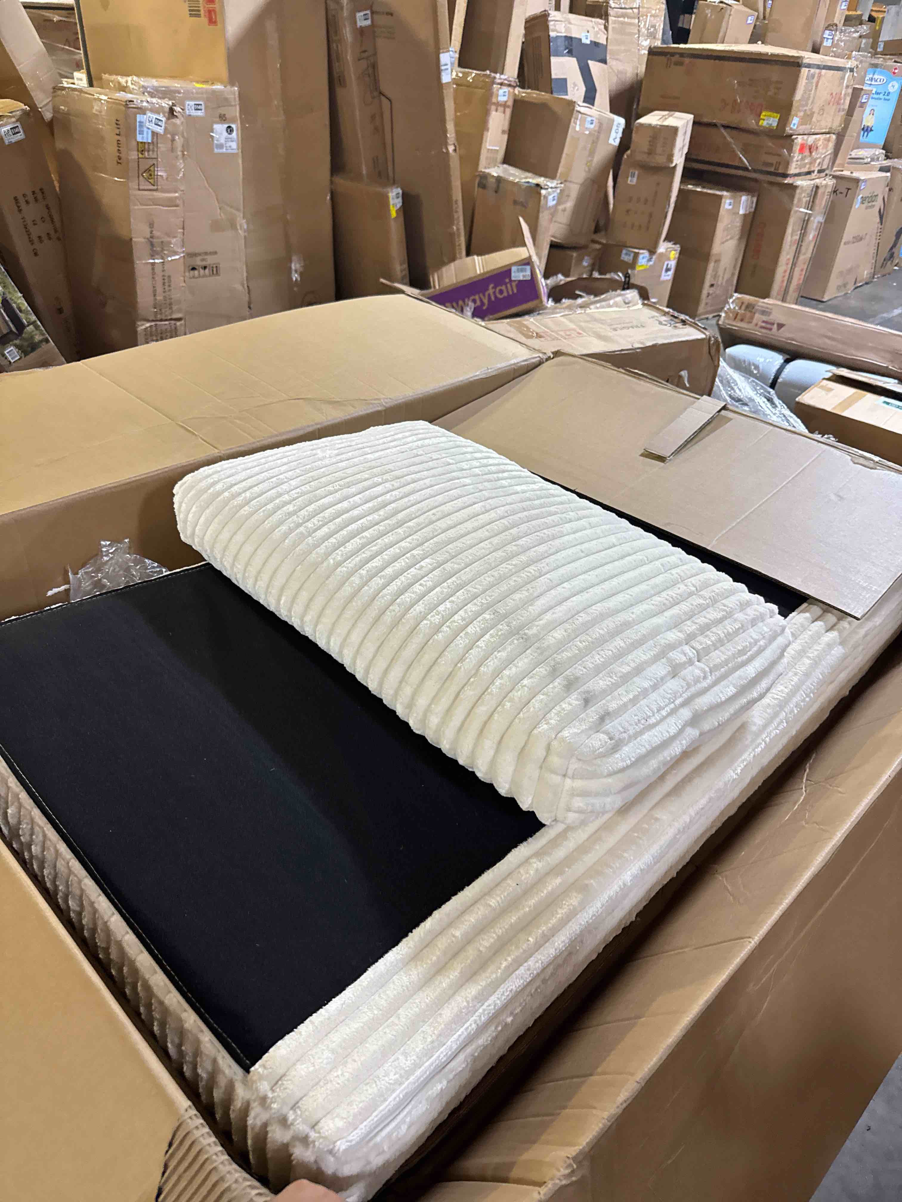 https://s3.amazonaws.com/lotting-images-prod/phillipi/GRA2235224_1750970839083.jpeg
