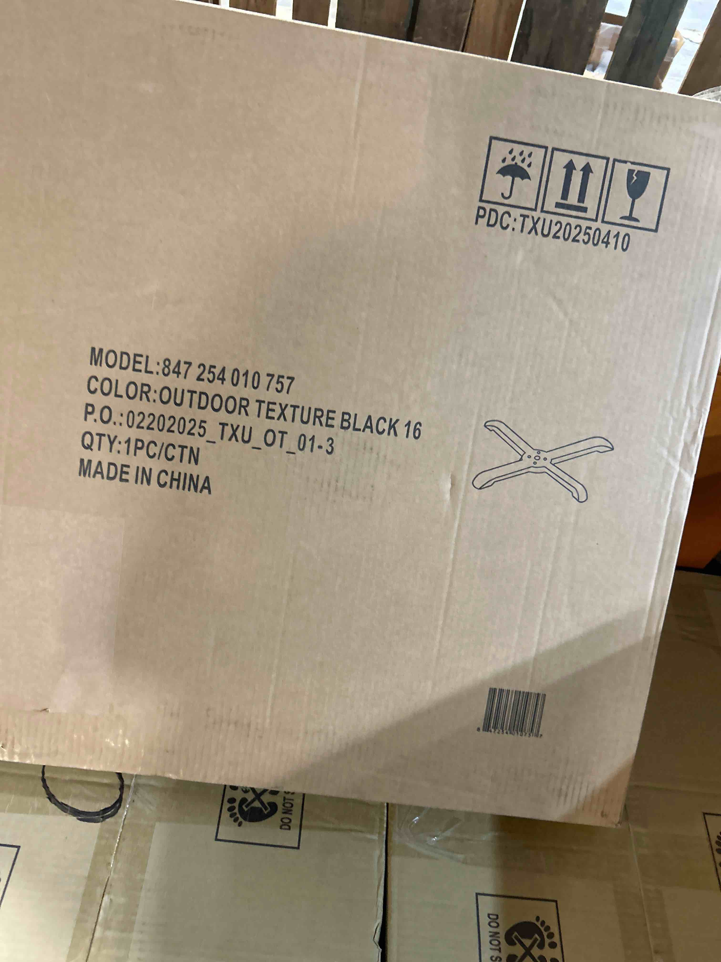 Condition photo showing New/Like New for commercial 22"x22" table base