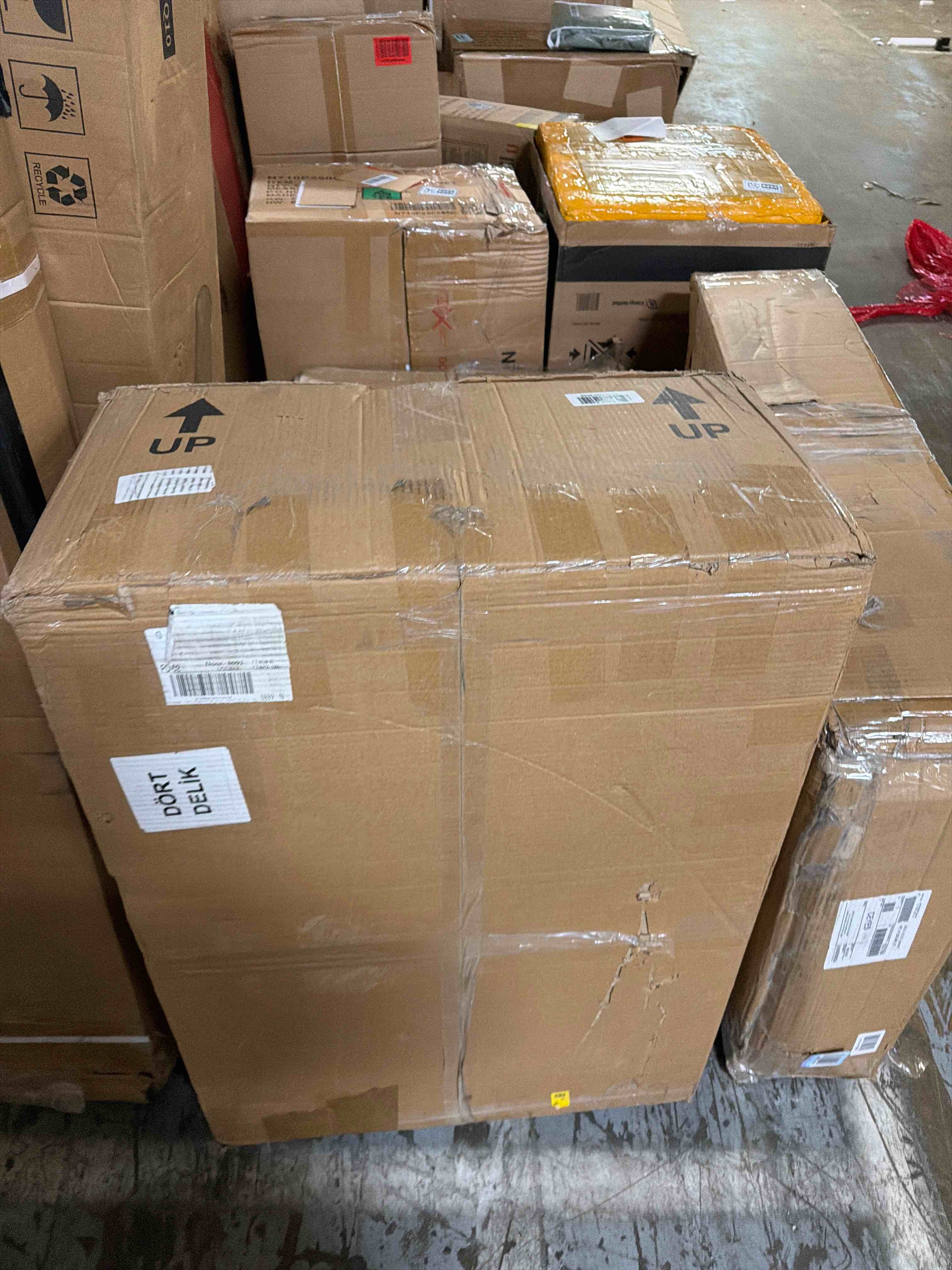 Condition photo showing Good Condition for sinkology jackson crisp white fireclay 33" single bowl drop-in kitchen sink with 4 holes