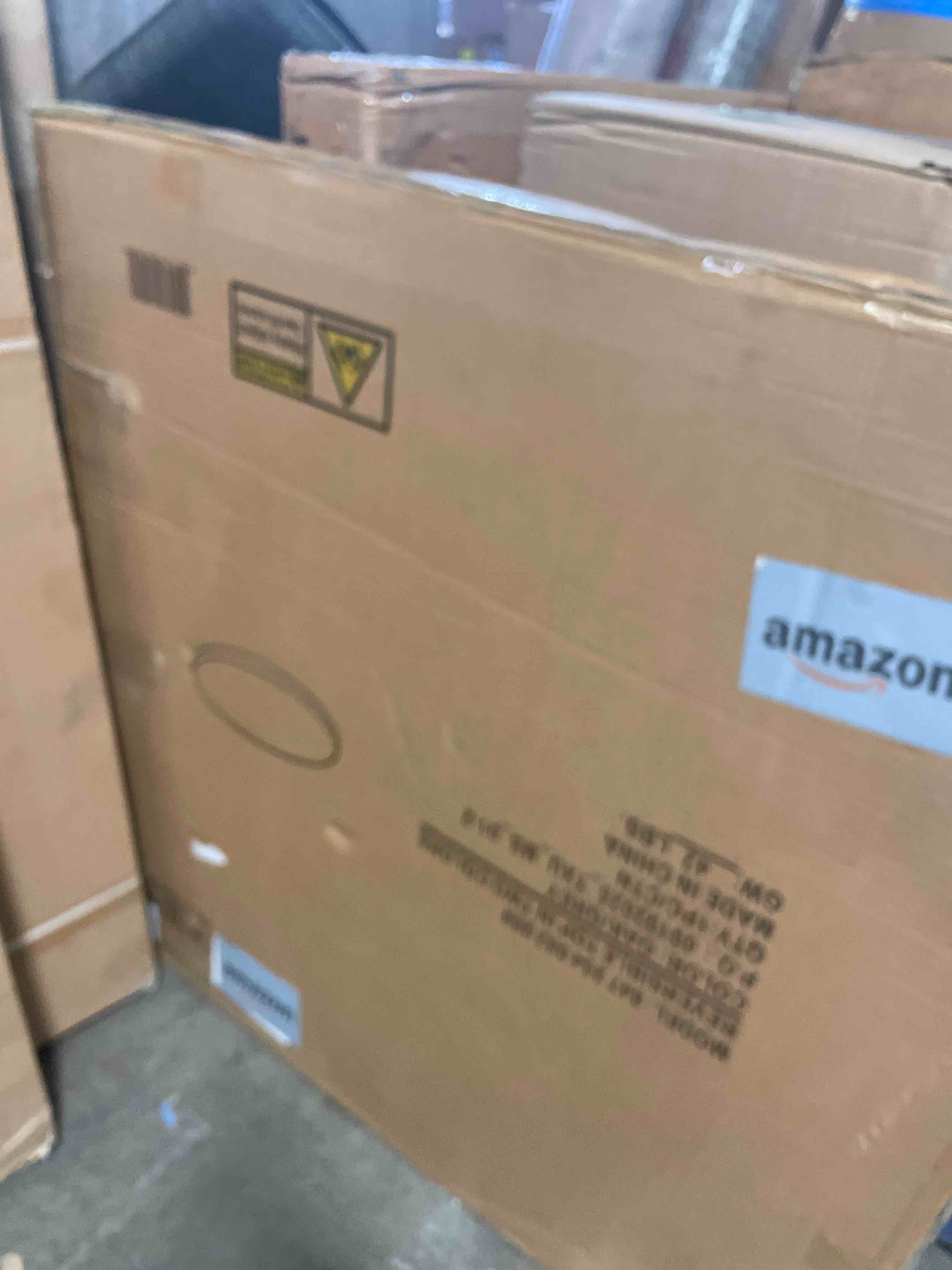 Condition photo showing Good Condition for flash furniture glenbrook 42" round table top with white or gray reversible laminate top (pack of 1)