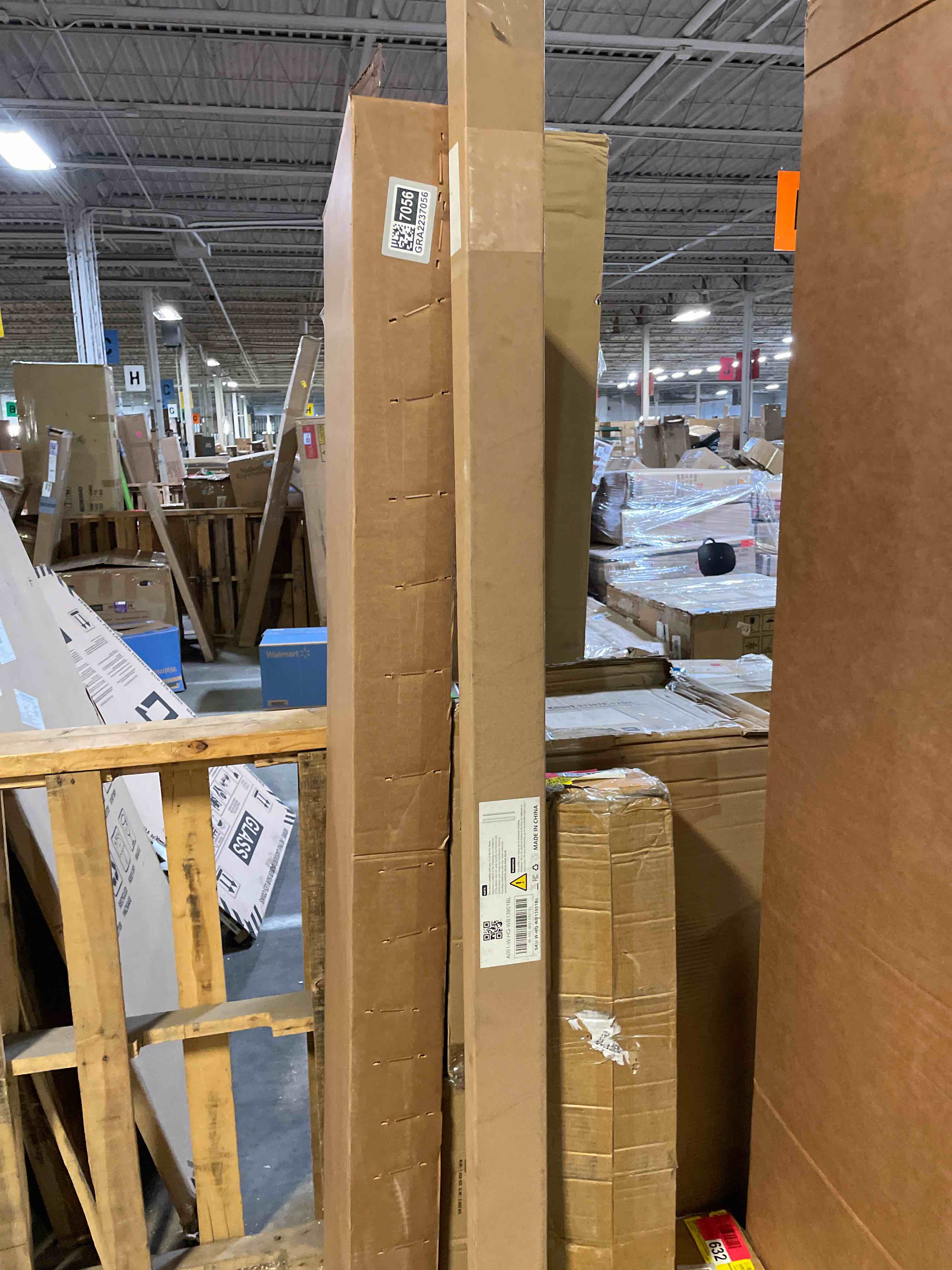 Condition photo showing As Is for aluminum modern linear ip65 integrated led waterproof hardwired