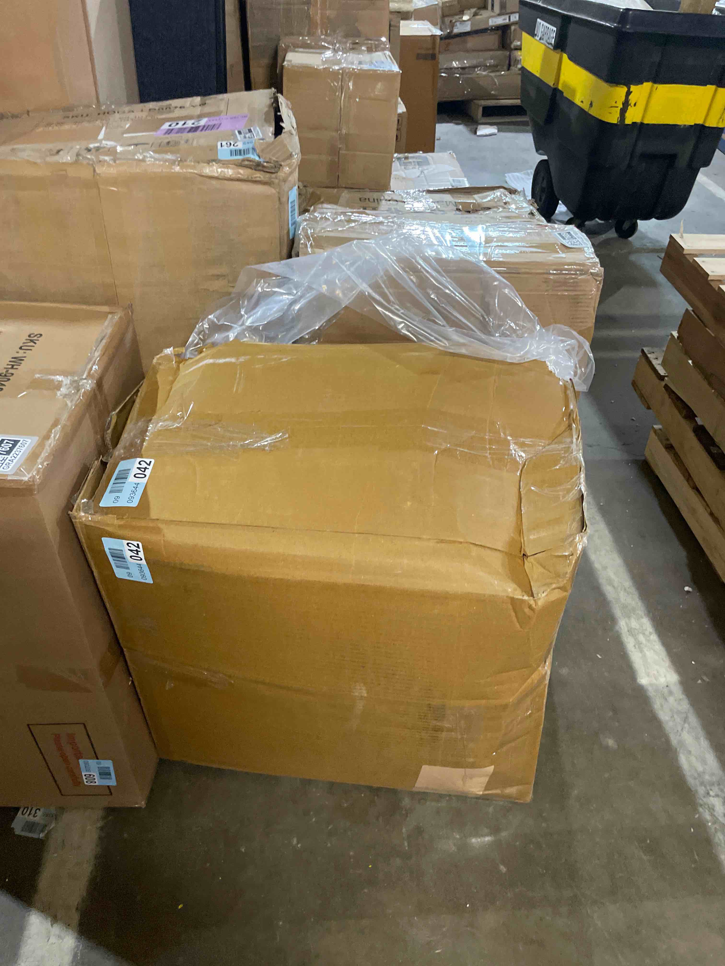 Condition photo showing New/Like New for outdoor seat cushion set, waterproof & fade resistant patio chair cushions, outdoors cushion for patio furniture, 24 x 24 x 5.75 inch, outdoor couch cushions with handle and ties, navy blue navy blue 24*24+5.75/25*22.5"