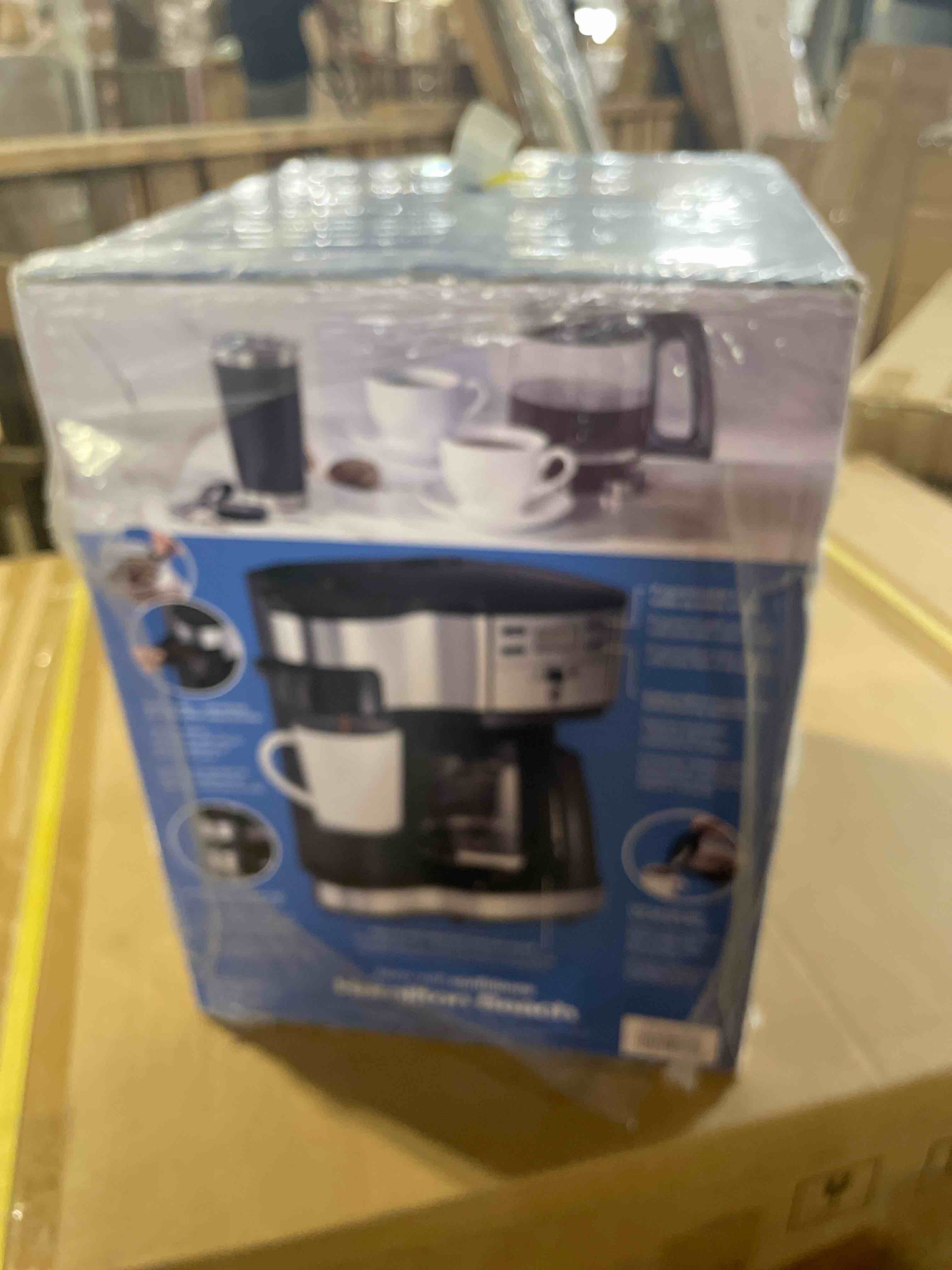Condition photo showing New/Like New for hamilton beach 2-way 12 cup programmable drip coffee maker & single serve machine, glass carafe, auto pause and pour, black (49980r)