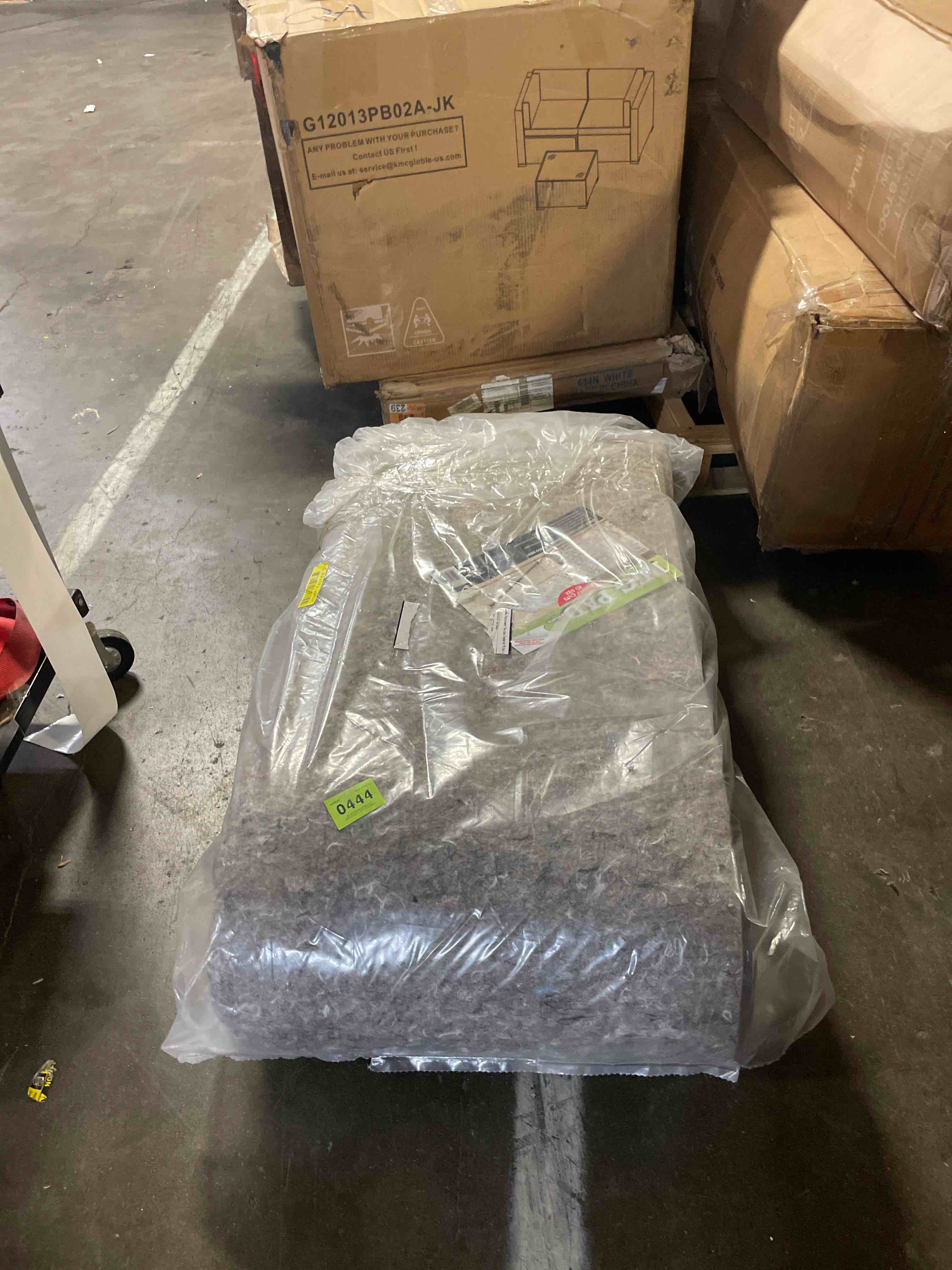 Condition photo showing New/Like New for mohawk home 7' x 10' non slip grip rug pad 1/4" thick dual surface felt cushion + rubber gripper - safe for all floors