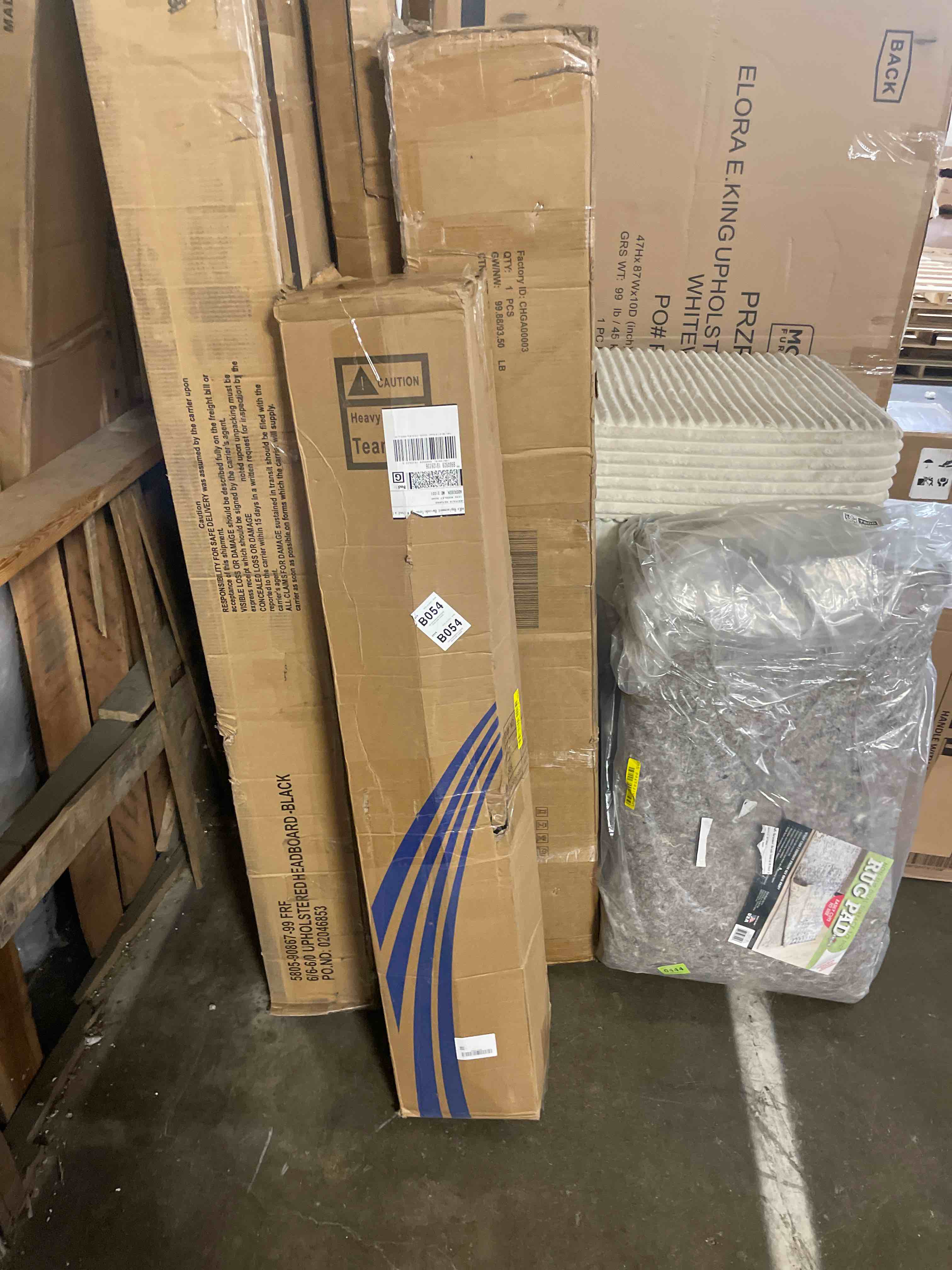 Condition photo showing New/Like New for full size mattress, 12 inch memory foam, independent spring, soft and comfortable medium firm hybrid mattress in a box, pressure relief