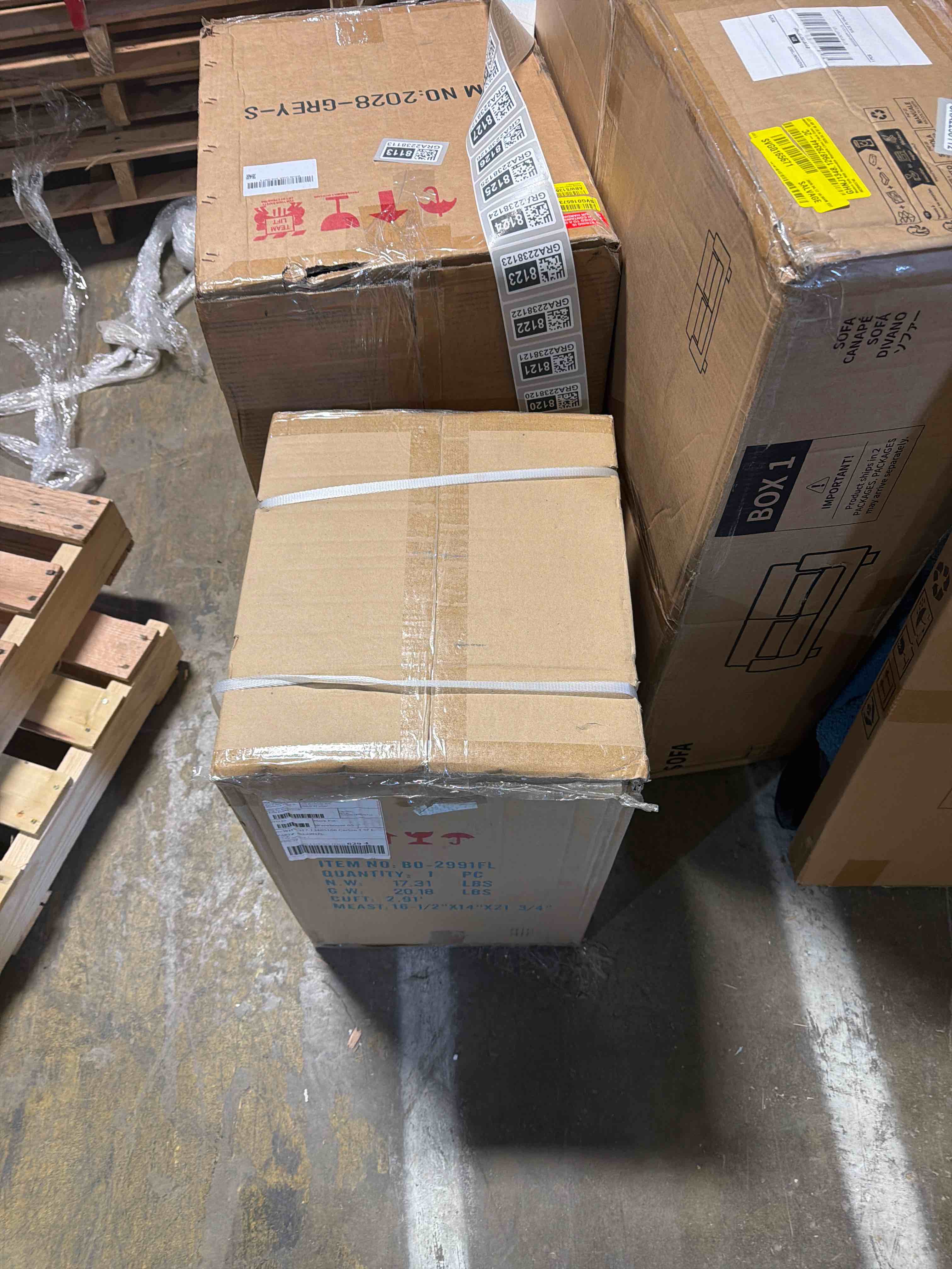 Condition photo showing New/Like New for cal lighting 3 lights floor lamps