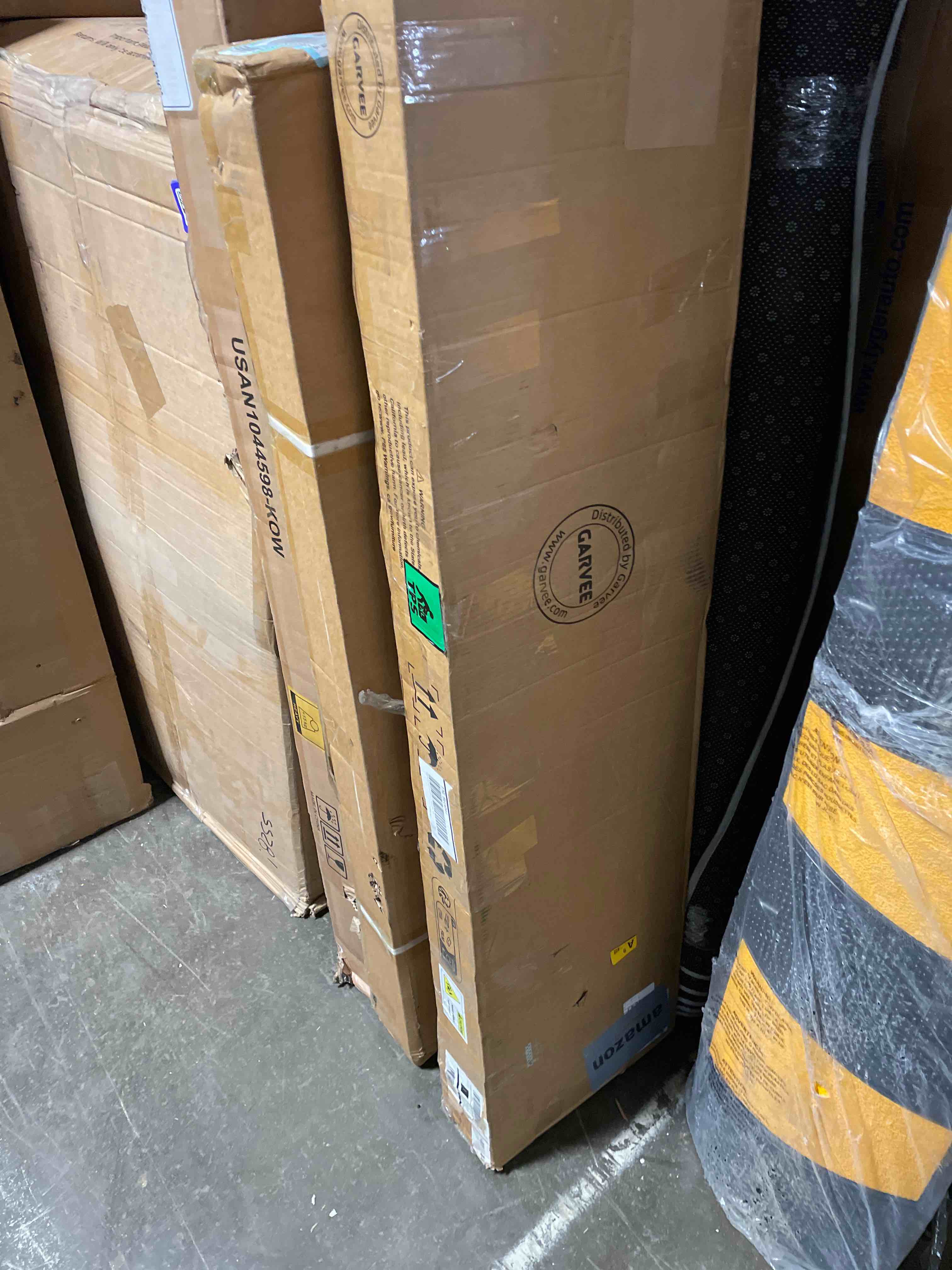 Condition photo showing New/Like New for garveelife 71 in x236 in retractable side awning, double side awning with 280 g/m² polyester fabric, rainproof and uv-proof folding privacy screen privacy fence, for deck, patio, pools, grey