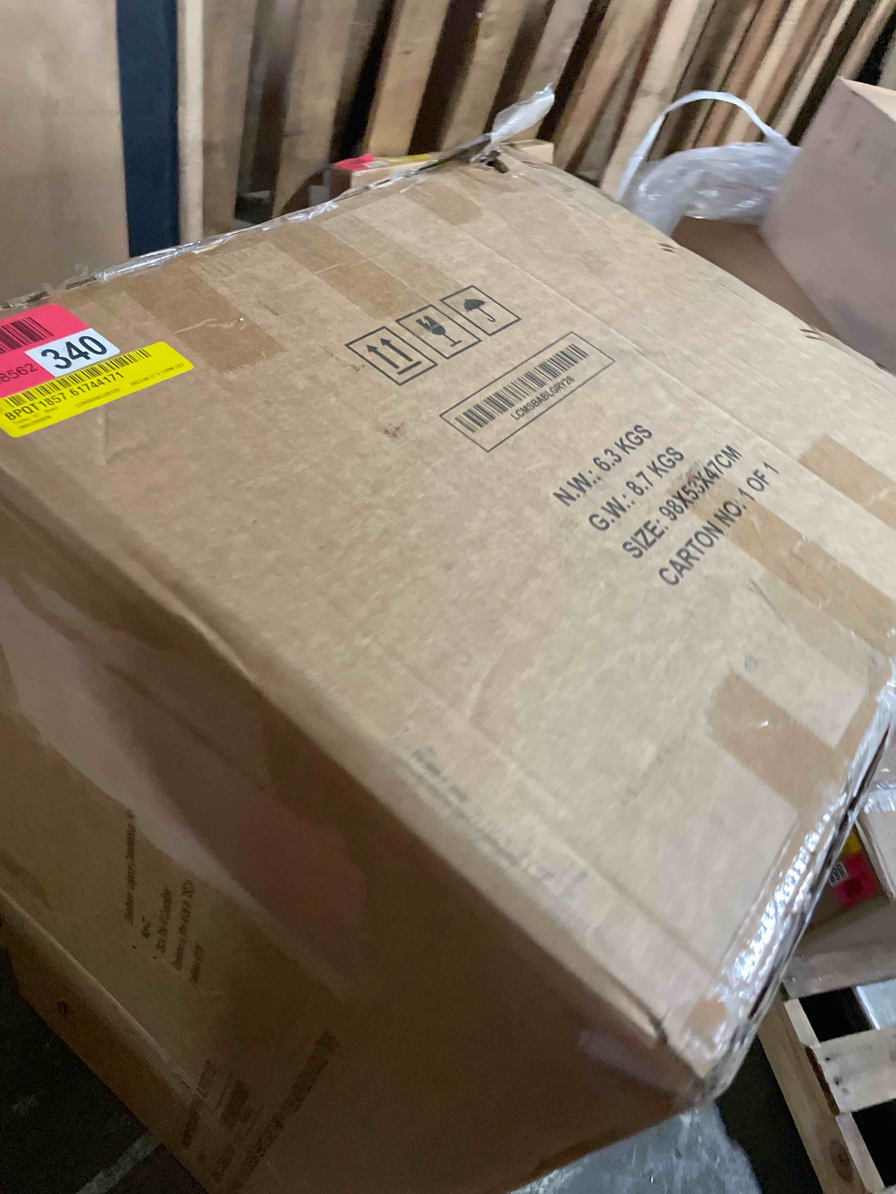 Condition photo showing Good Condition for tortez 32" stool
