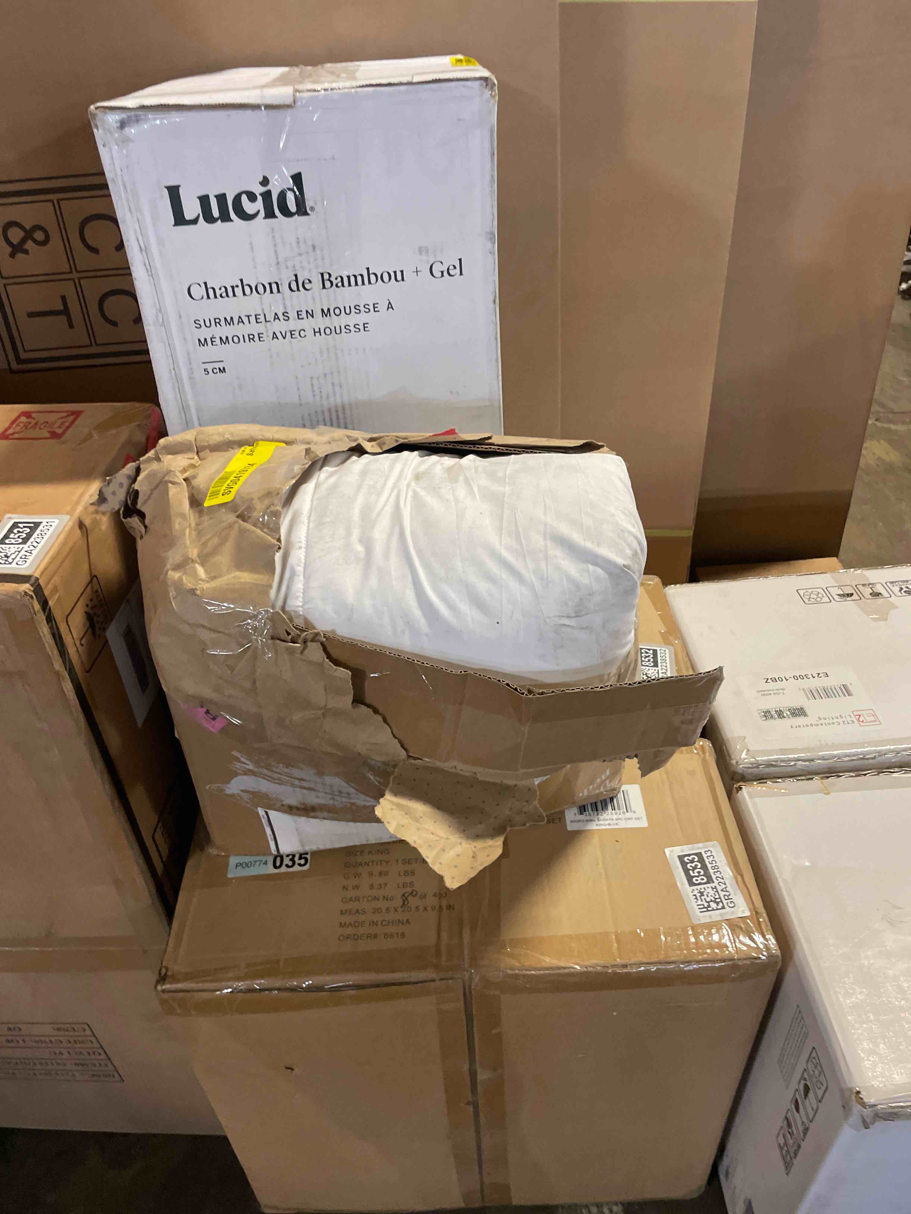 Condition photo showing New/Like New for downluxe goose feather and down pillows - hotel collection feather pillows set of 2 for back, stomach or side sleepers, queen size (20"x28") classic horizontal stripes queen (pack of 2)