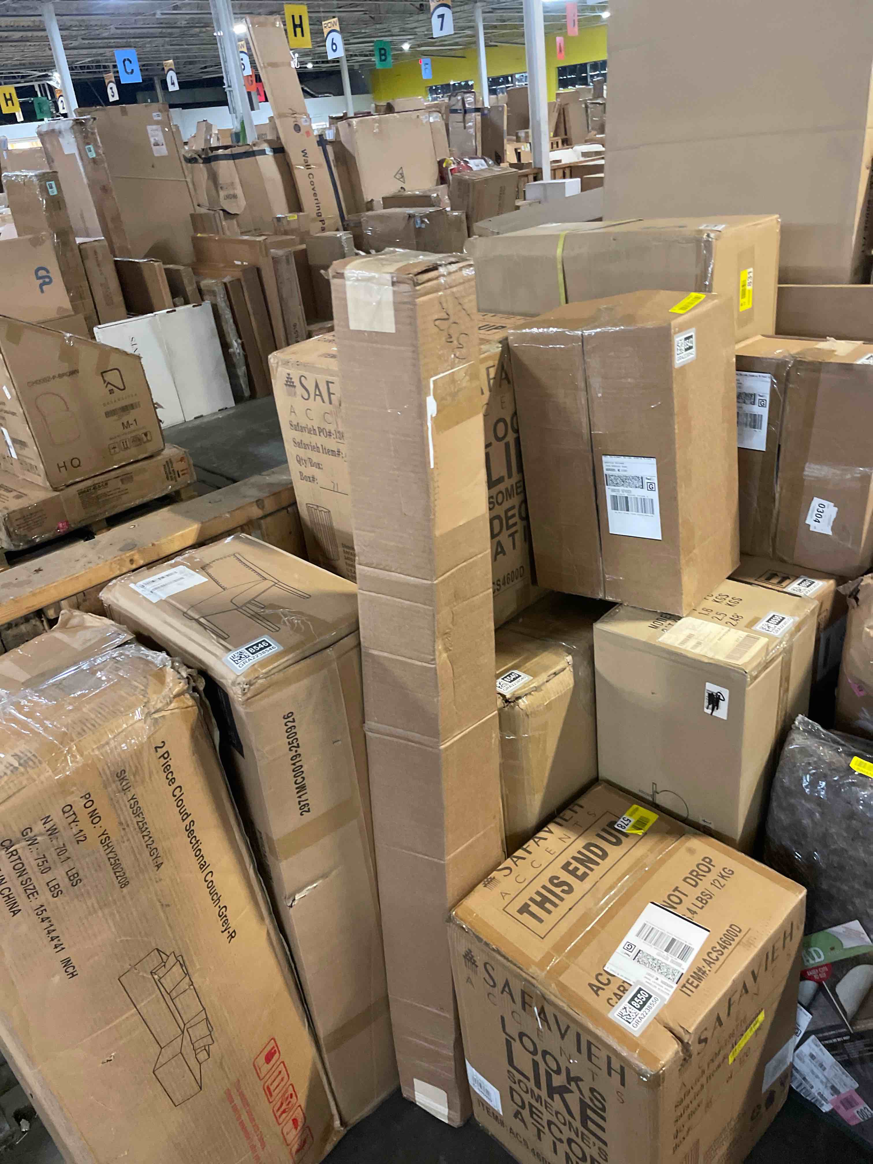 Condition photo showing As Is for kate and laurel sylvie blank framed canvas