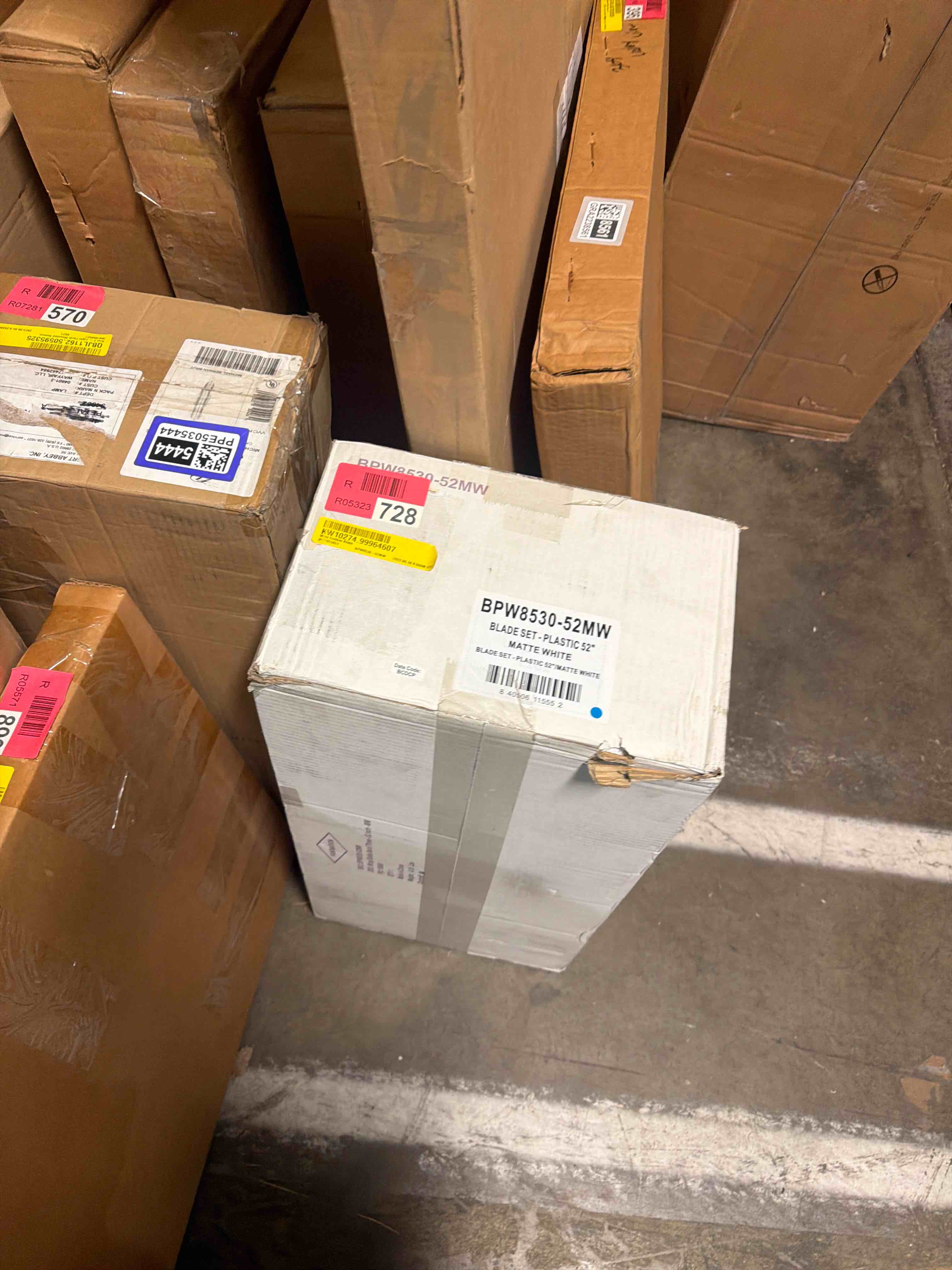 Condition photo showing New/Like New for fanimation wrap custom 52 inch indoor/outdoor ceiling fan blades - set of 3 - white washed