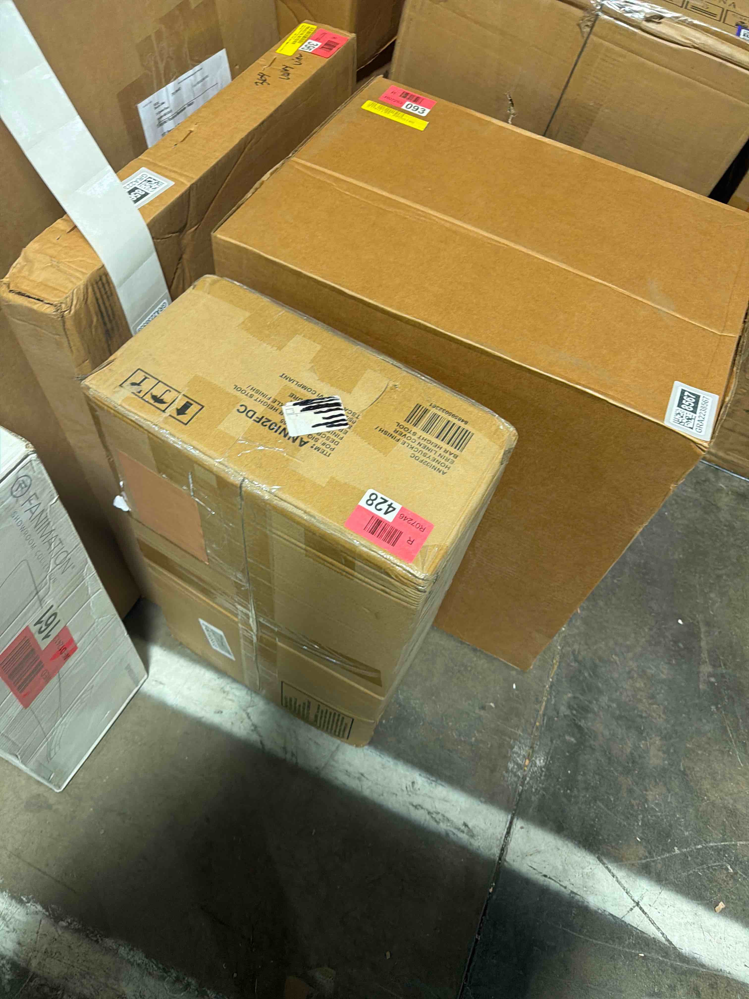 Condition photo showing New/Like New for kristie velvet arm chair upholstery  color: blus