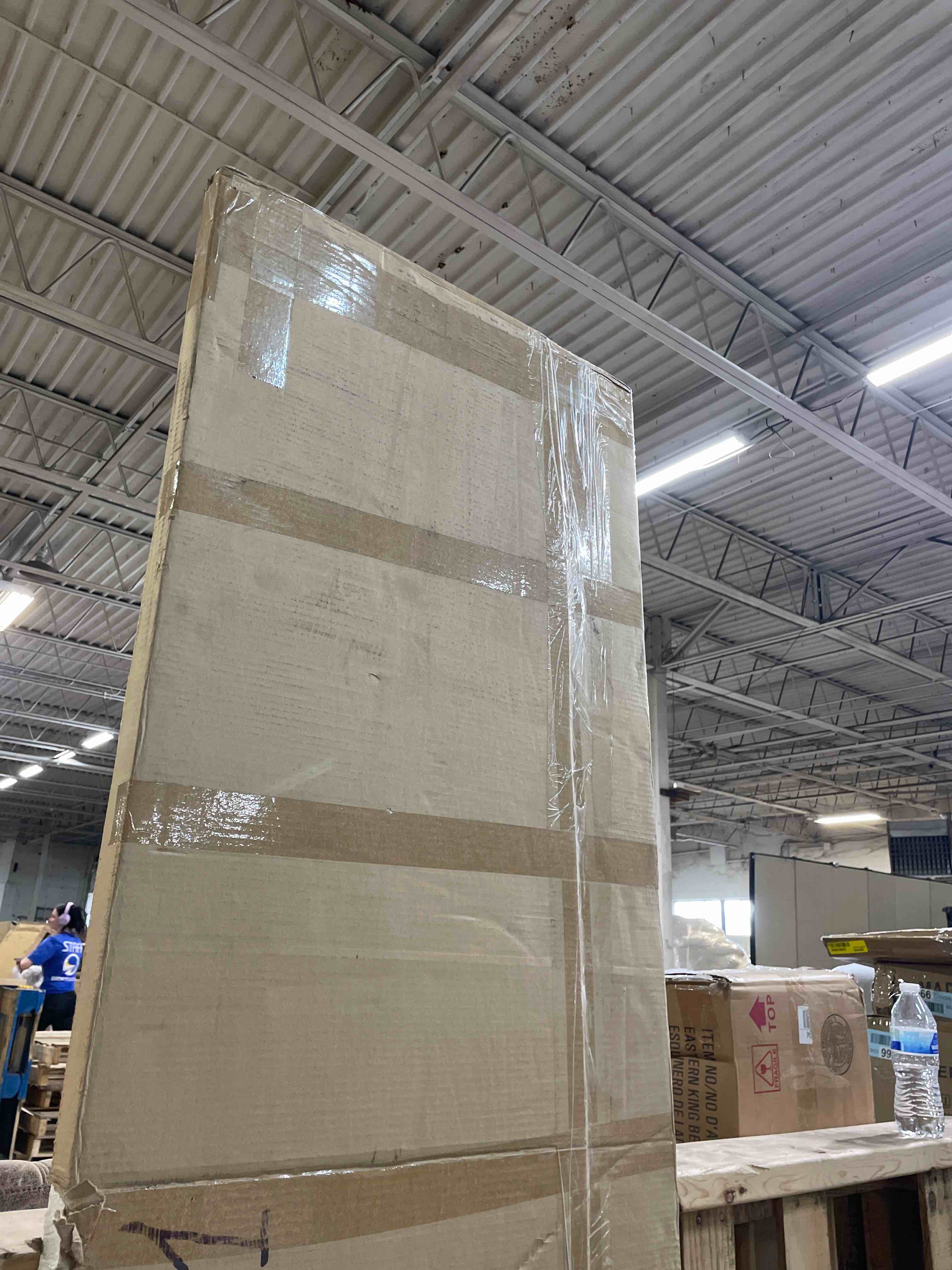 Condition photo showing Good Condition for stripe standard door 36 x 80 