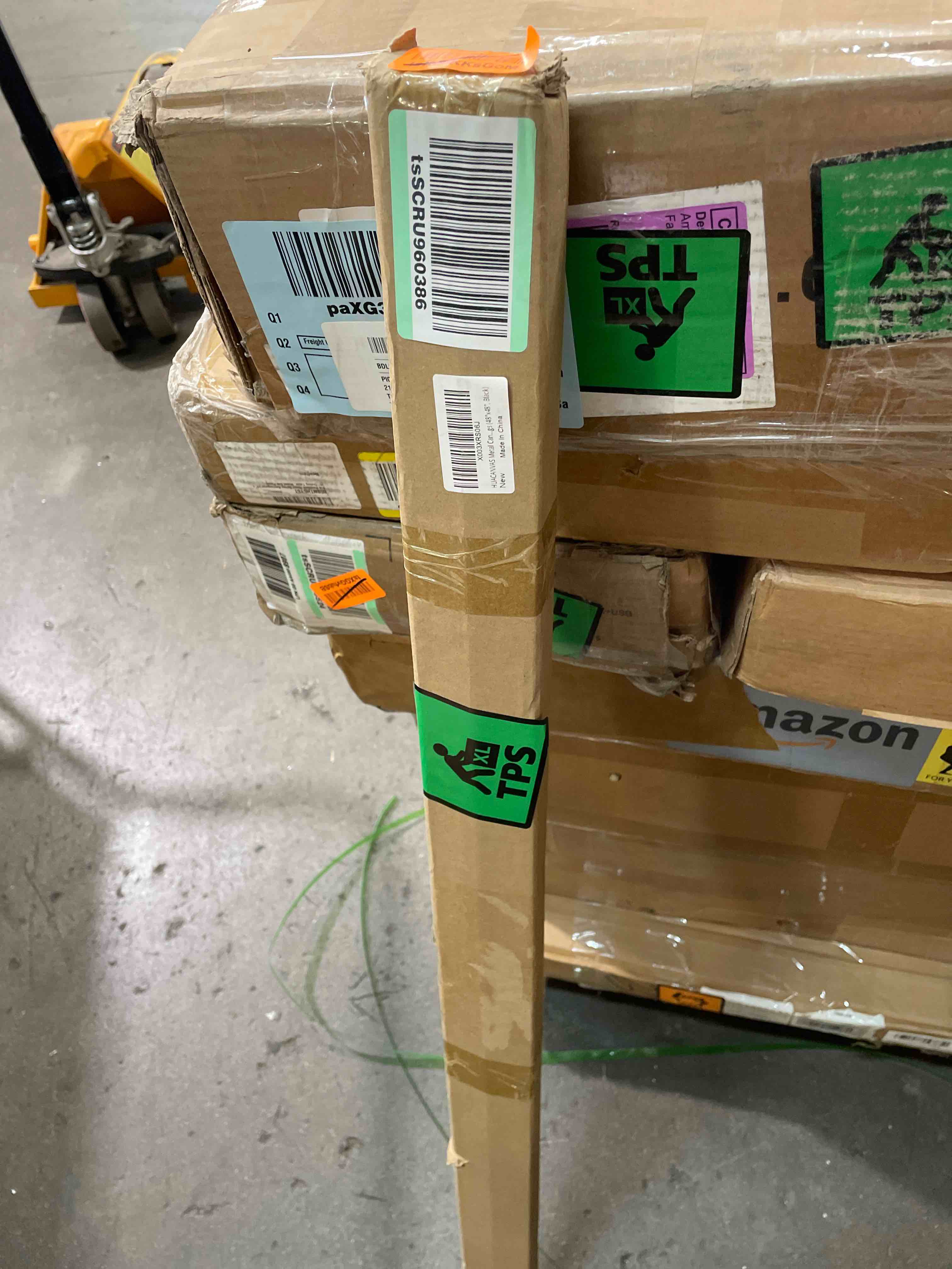 Condition photo showing New/Like New for huacanvas metal canvas floater frames for 48x48 canvas paintings, diy canvas frame with 0.75"-0.9" deep, canvas floating frame, canvas floater frames for canvas paingtings (48"x48", black) 48"x48" black